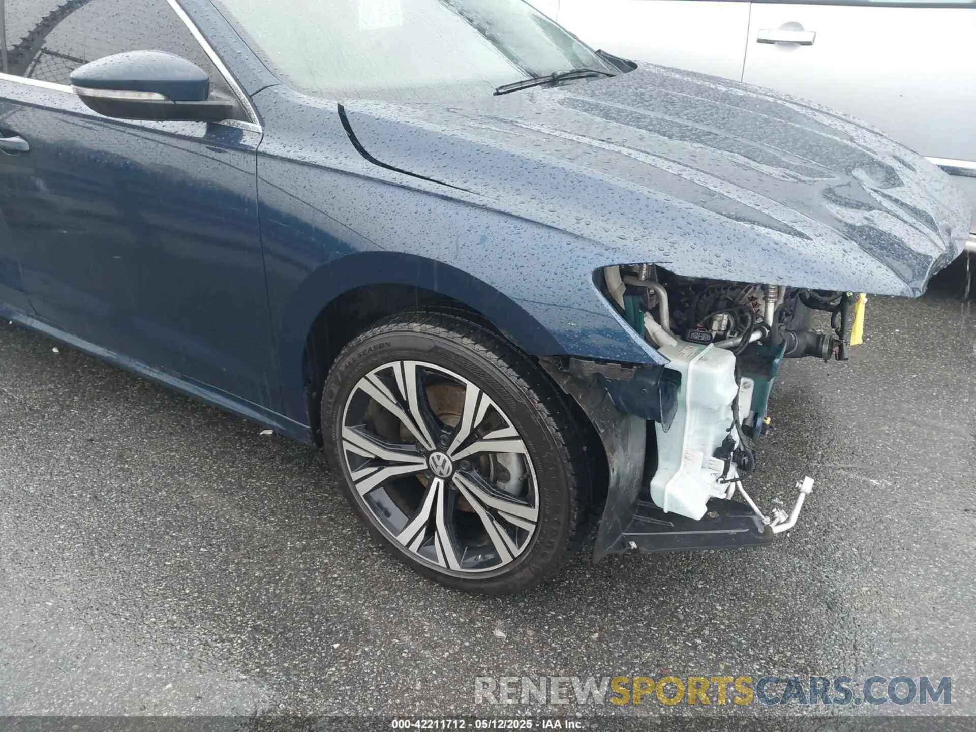 18 Photograph of a damaged car 1VWSA7A37MC014969 VOLKSWAGEN PASSAT 2021