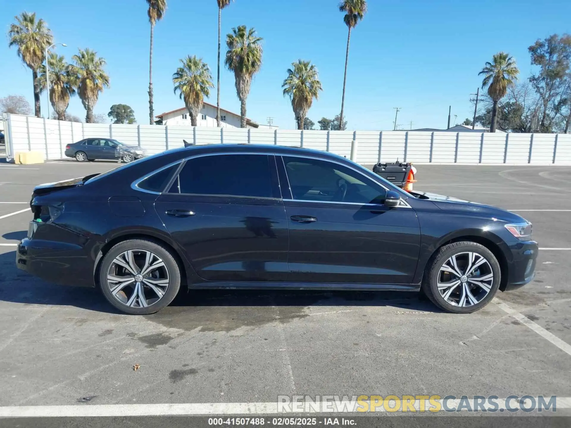 14 Photograph of a damaged car 1VWSA7A38MC011112 VOLKSWAGEN PASSAT 2021