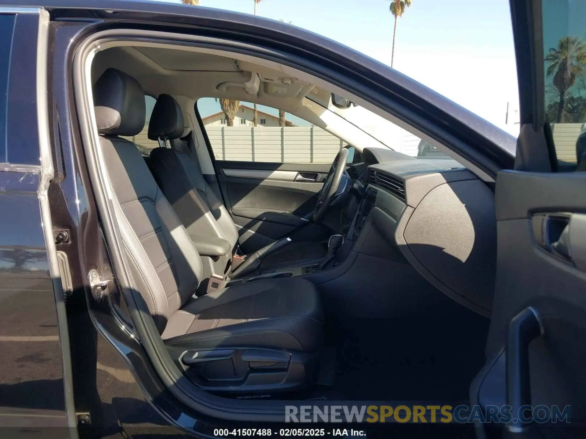 5 Photograph of a damaged car 1VWSA7A38MC011112 VOLKSWAGEN PASSAT 2021