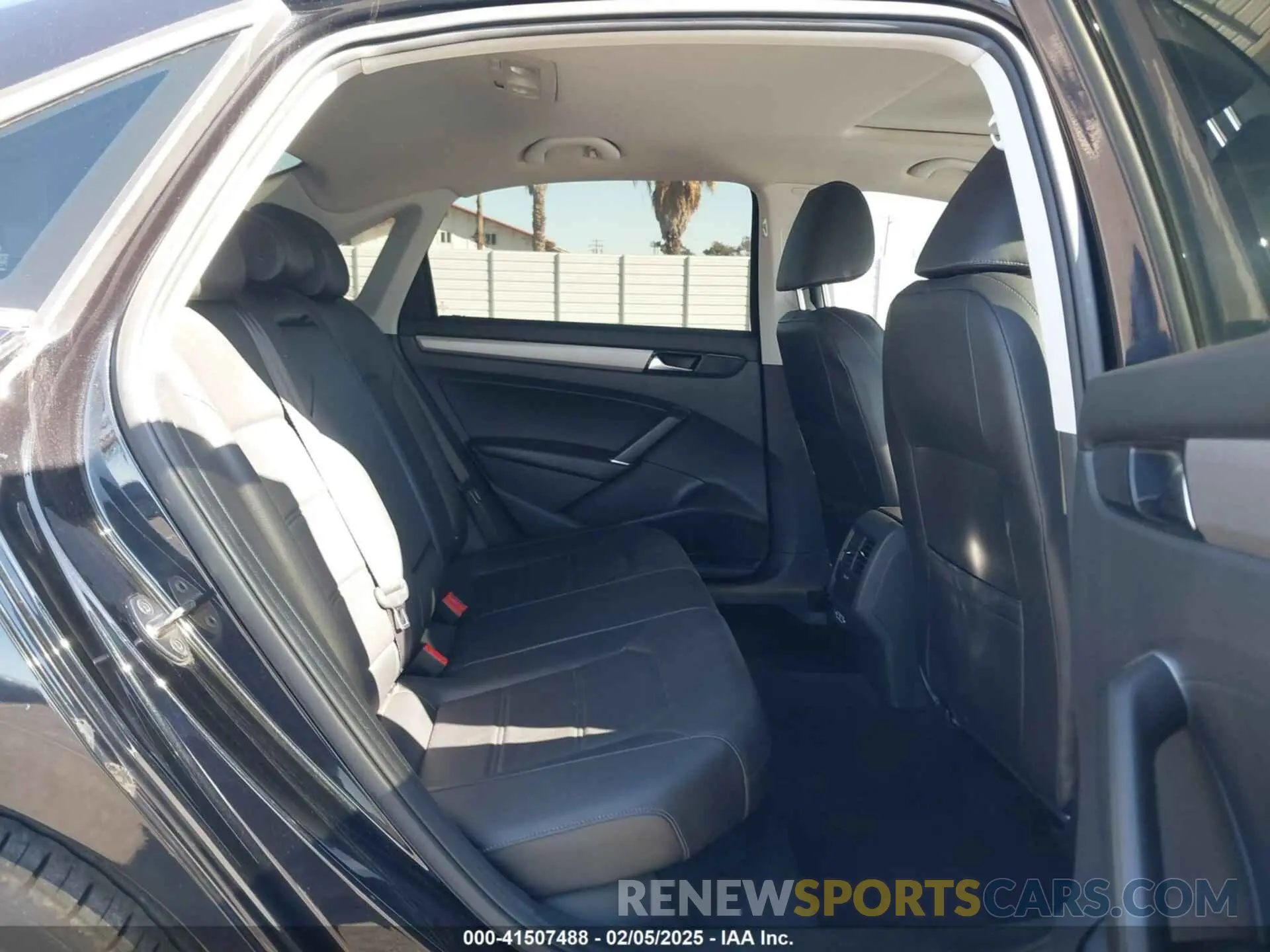 8 Photograph of a damaged car 1VWSA7A38MC011112 VOLKSWAGEN PASSAT 2021