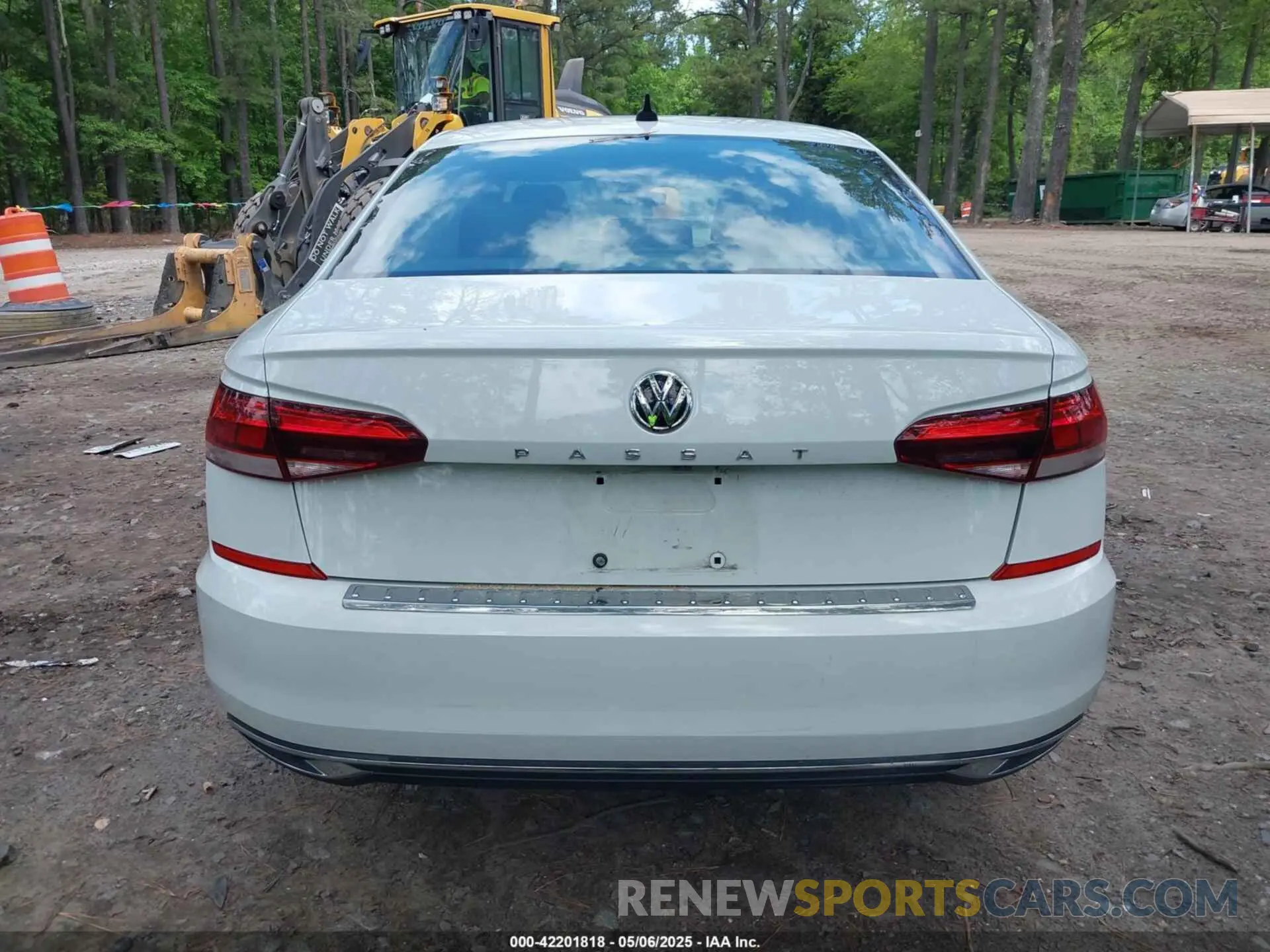 17 Photograph of a damaged car 1VWSA7A38MC014396 VOLKSWAGEN PASSAT 2021