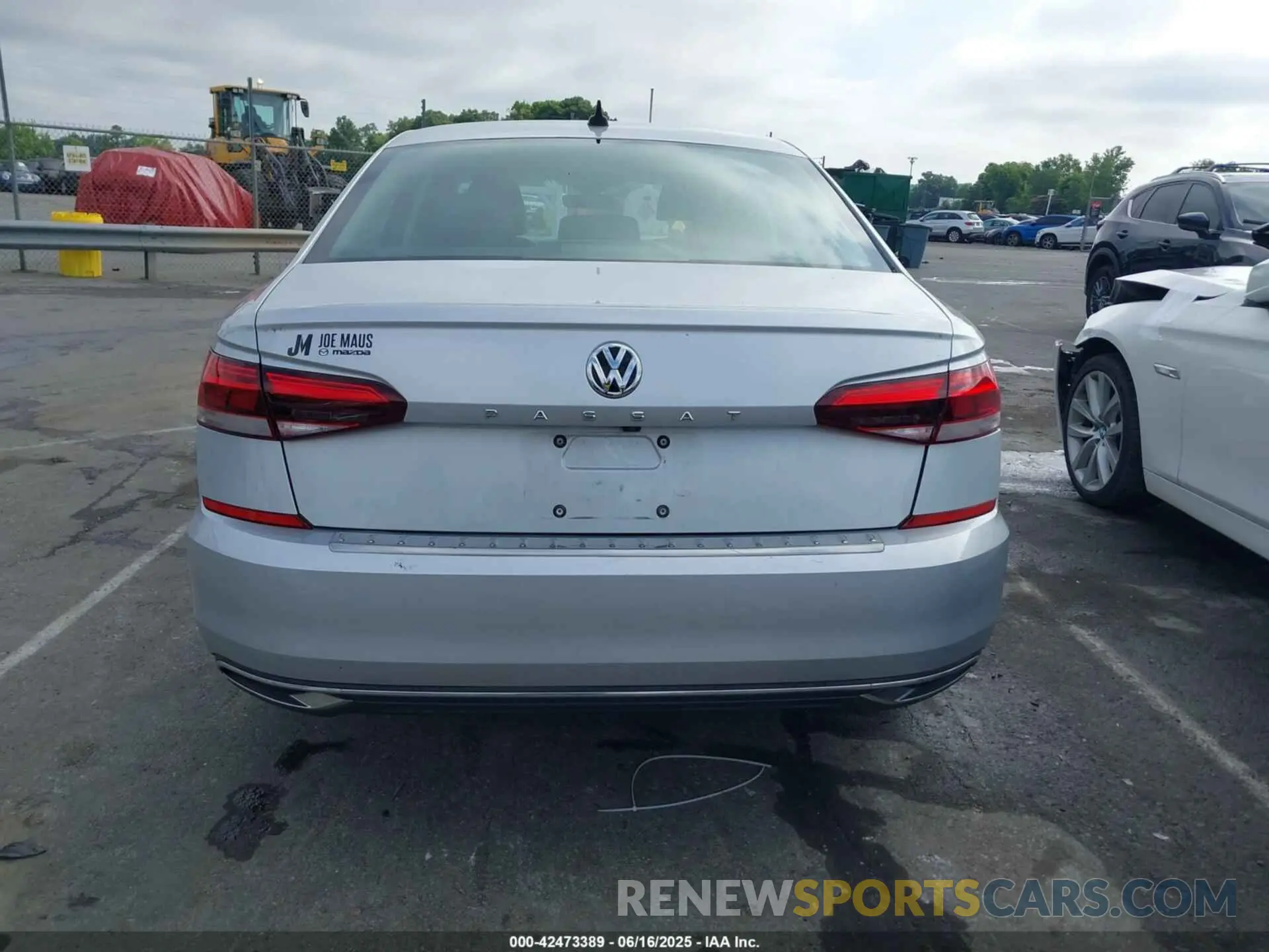 17 Photograph of a damaged car 1VWSA7A39MC000149 VOLKSWAGEN PASSAT 2021