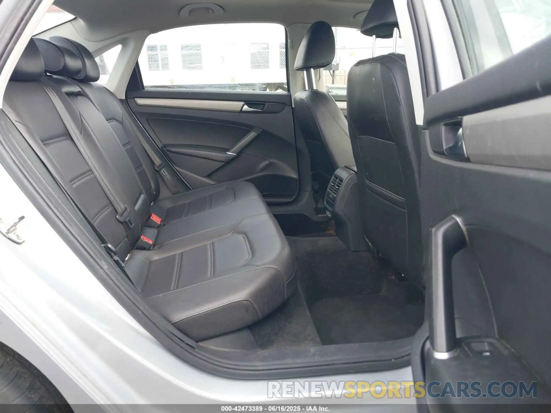 8 Photograph of a damaged car 1VWSA7A39MC000149 VOLKSWAGEN PASSAT 2021