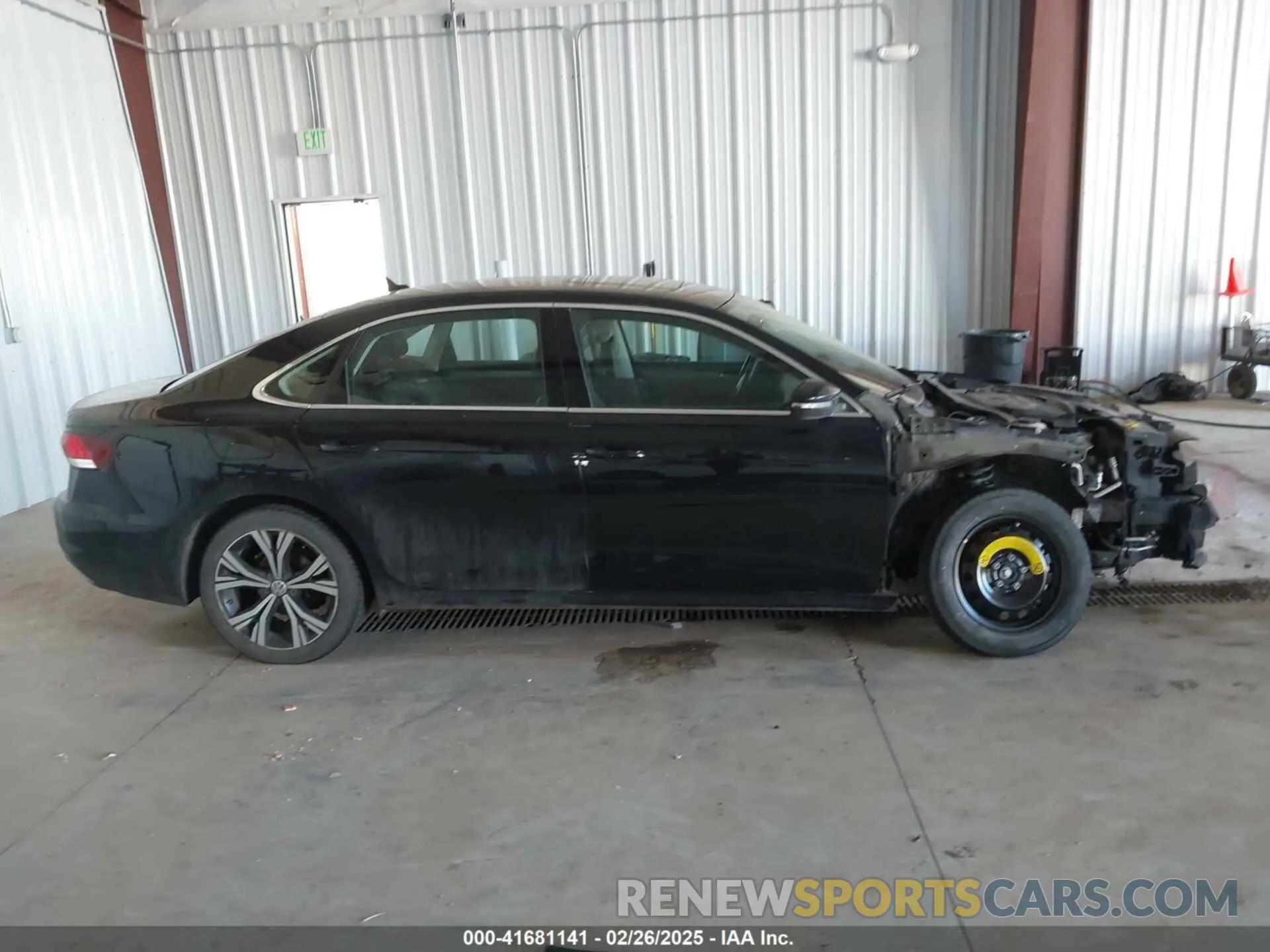 14 Photograph of a damaged car 1VWSA7A39MC001172 VOLKSWAGEN PASSAT 2021