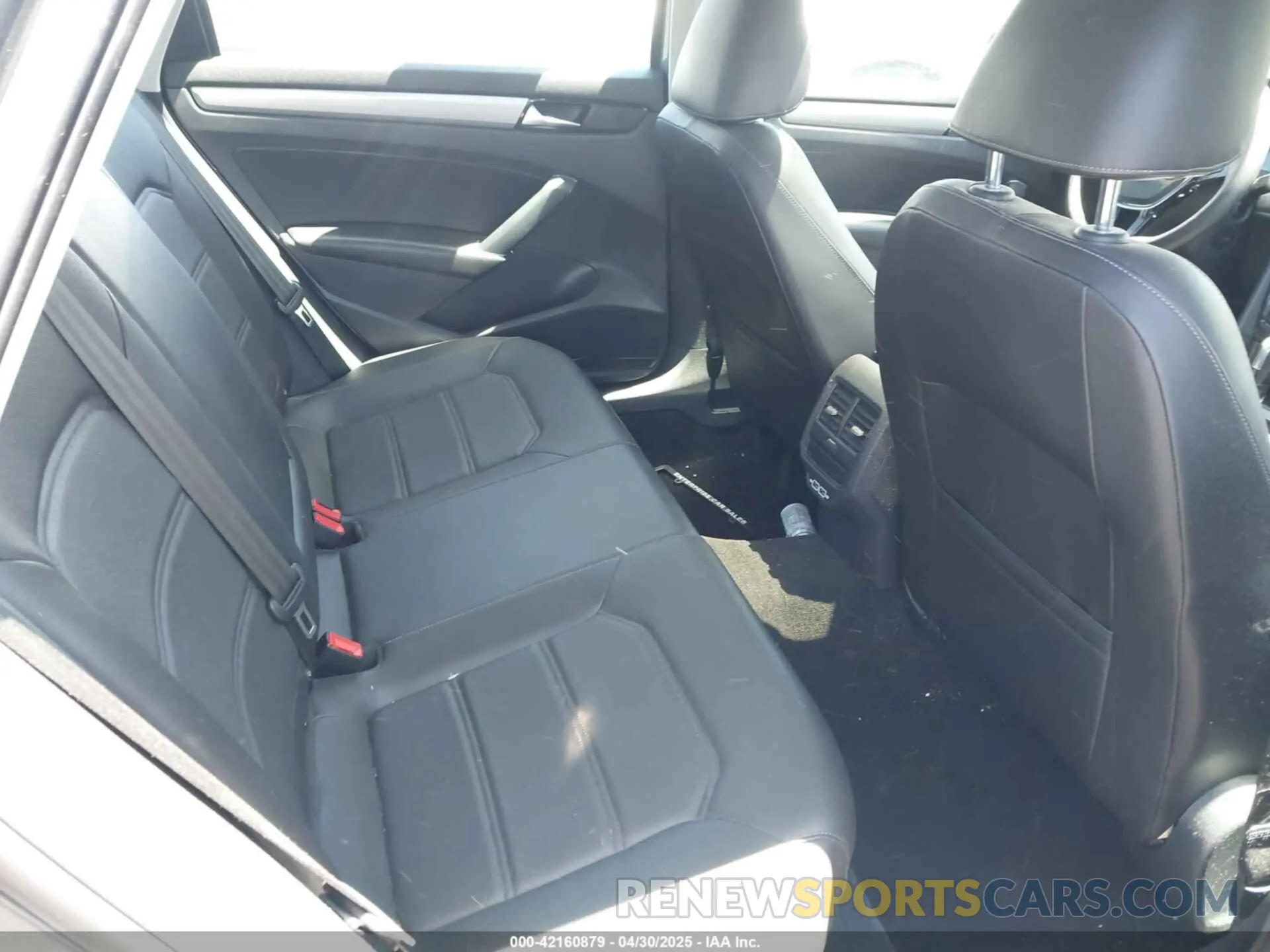 8 Photograph of a damaged car 1VWSA7A39MC011507 VOLKSWAGEN PASSAT 2021