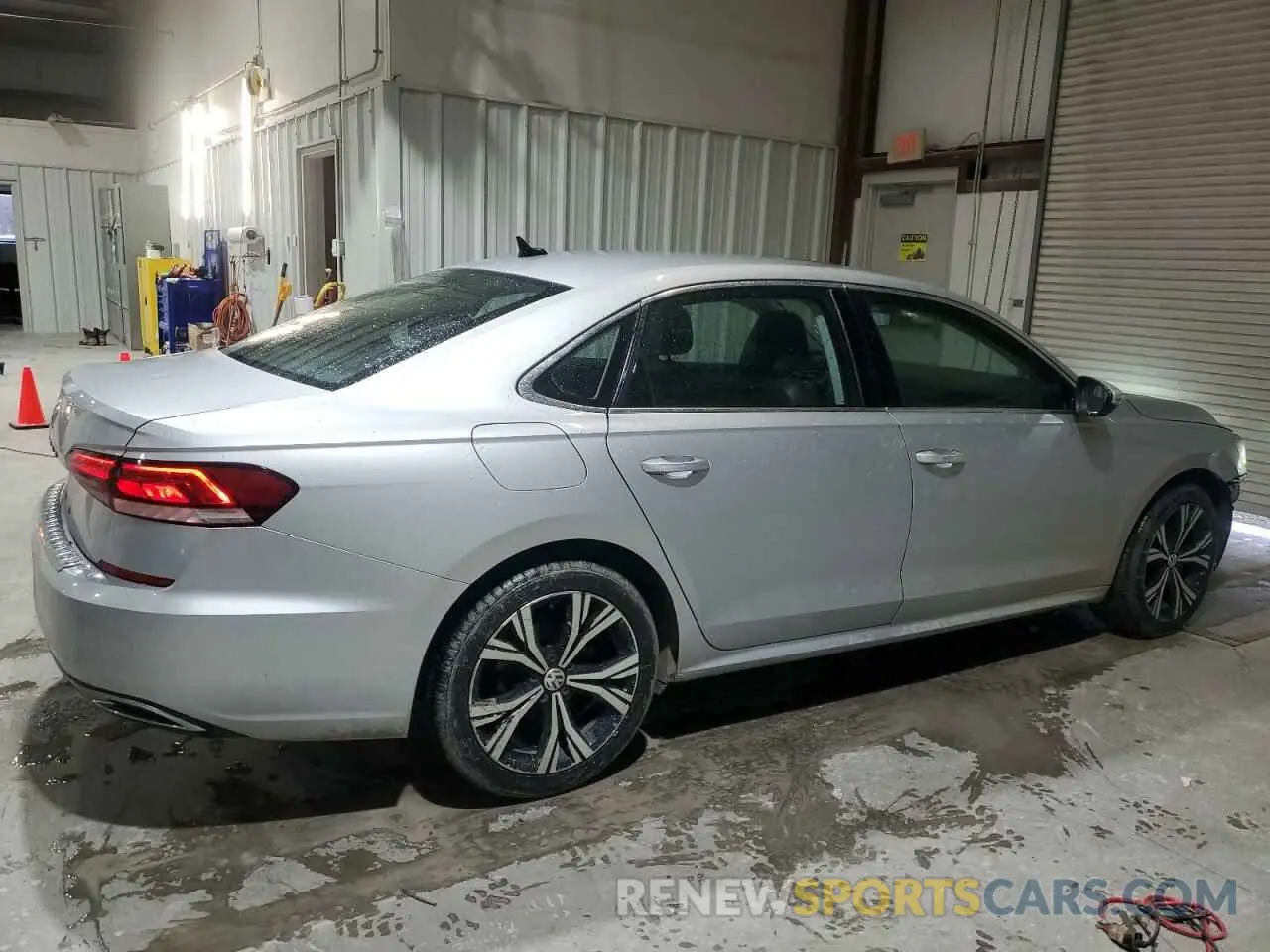 3 Photograph of a damaged car 1VWSA7A3XMC000273 VOLKSWAGEN PASSAT 2021