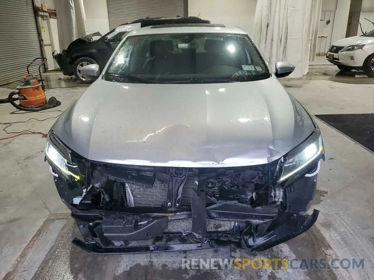 5 Photograph of a damaged car 1VWSA7A3XMC000273 VOLKSWAGEN PASSAT 2021