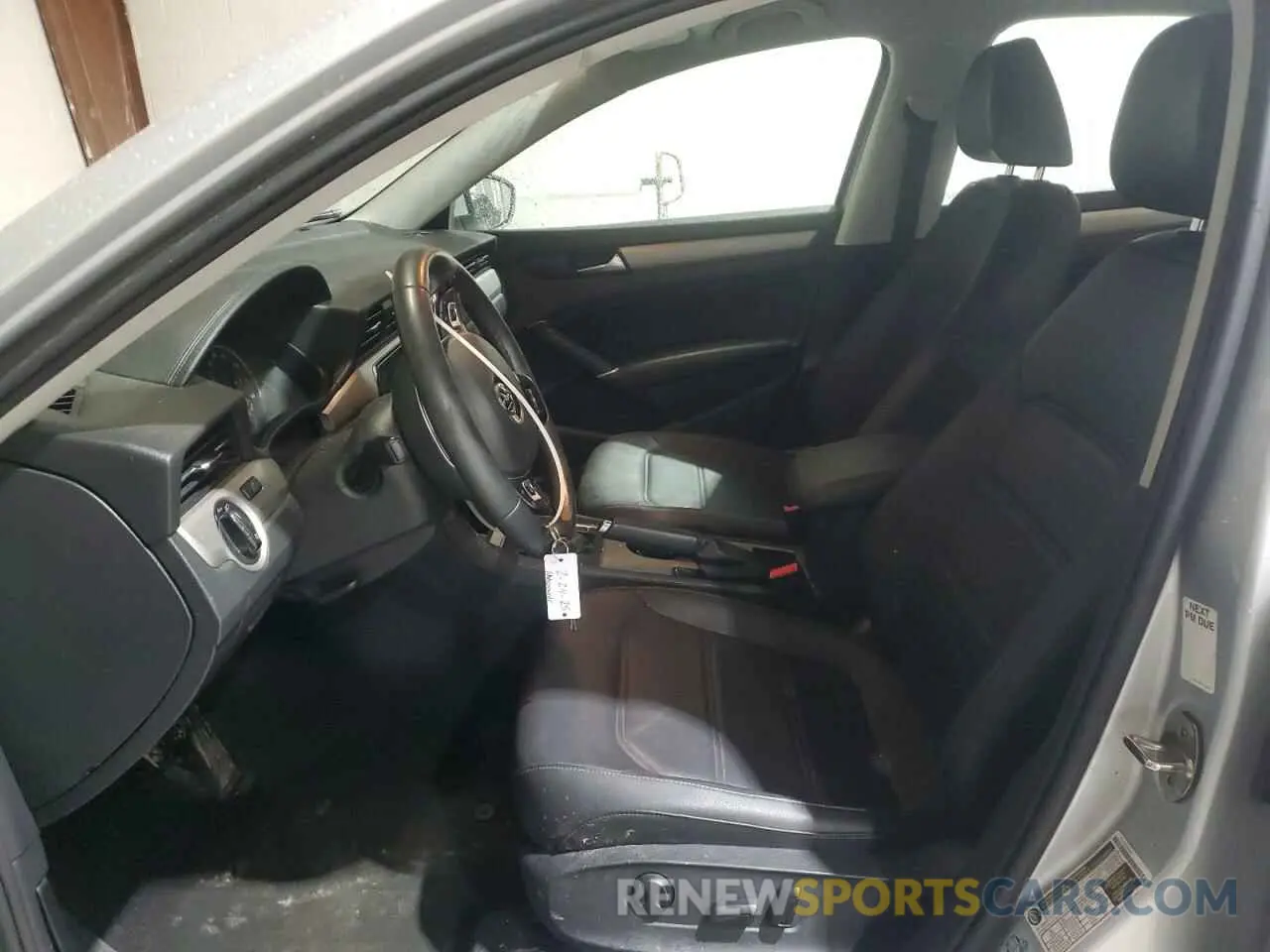 7 Photograph of a damaged car 1VWSA7A3XMC000273 VOLKSWAGEN PASSAT 2021