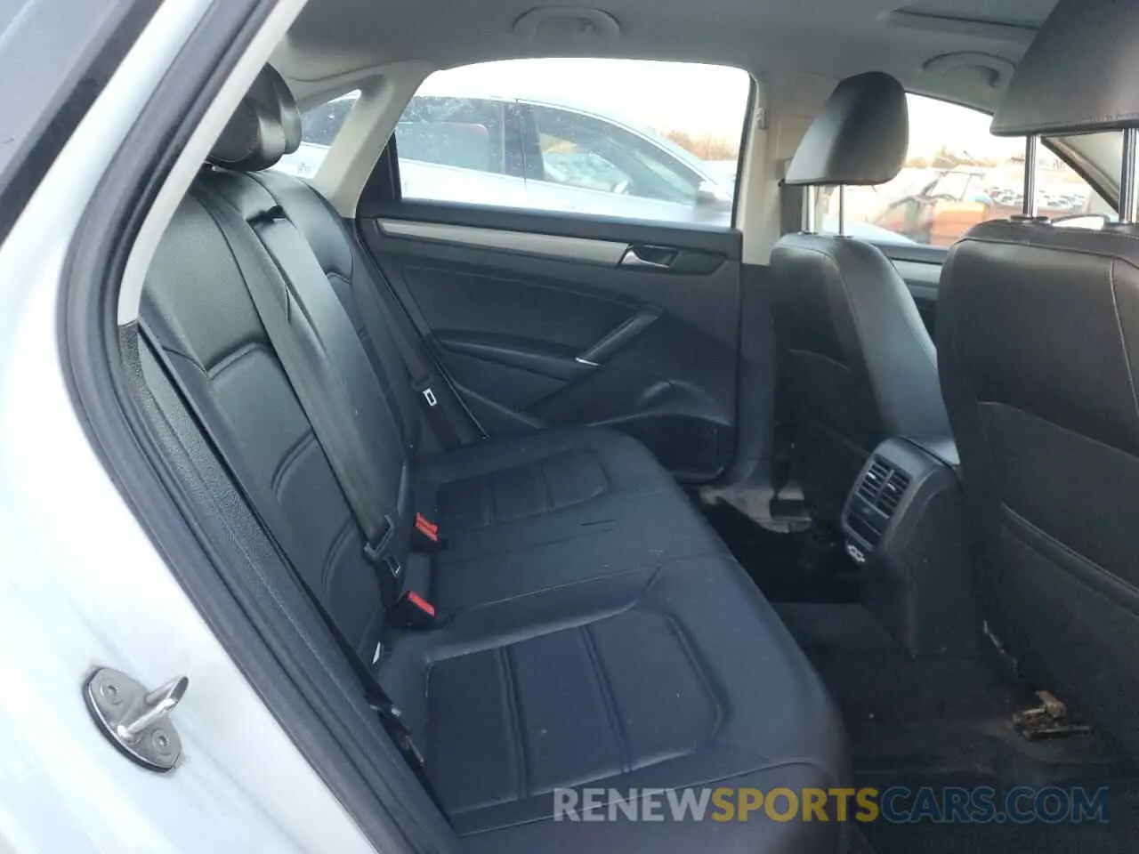10 Photograph of a damaged car 1VWSA7A3XMC006655 VOLKSWAGEN PASSAT 2021