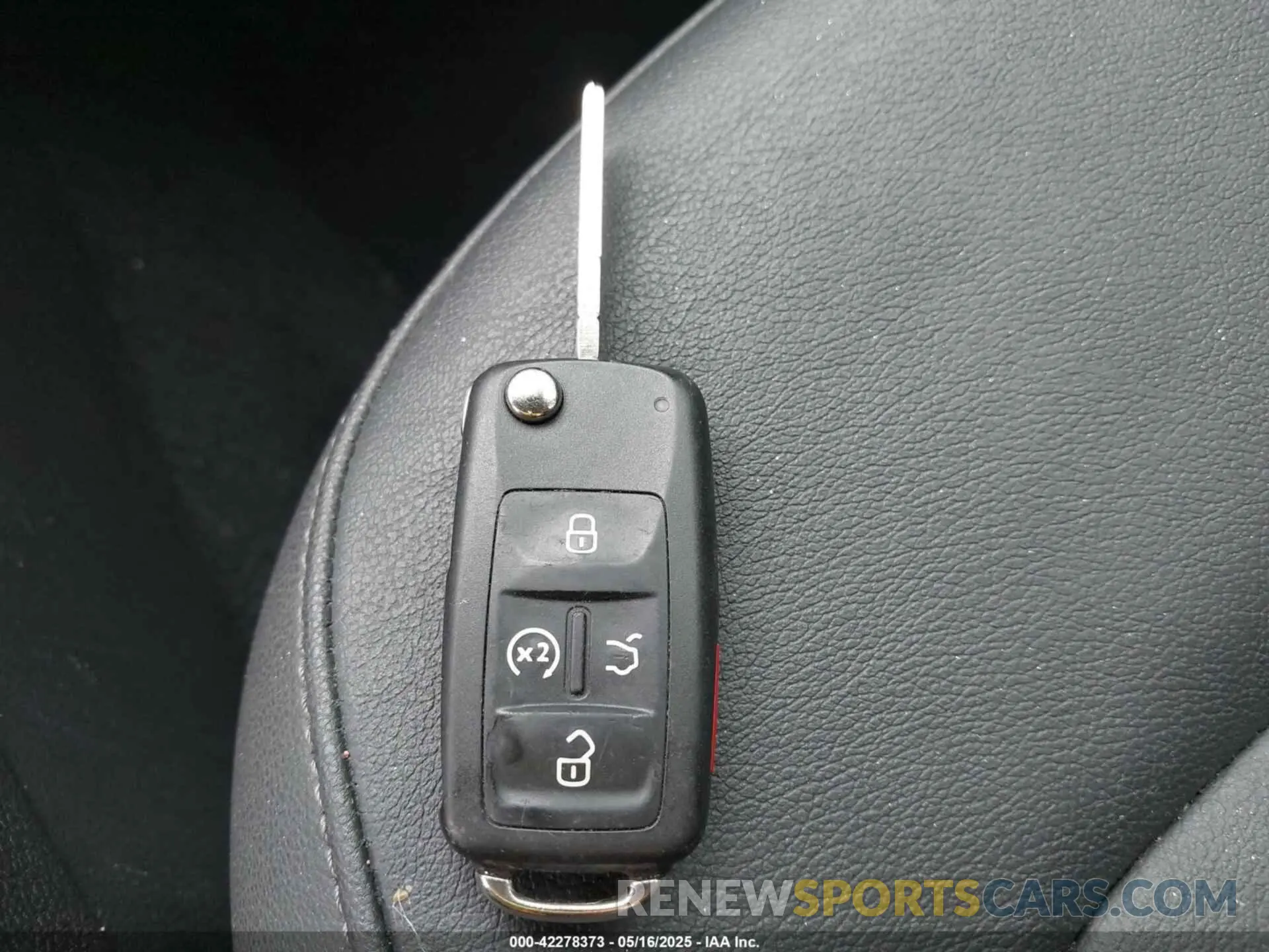 11 Photograph of a damaged car 1VWBA7A37NC009630 VOLKSWAGEN PASSAT 2022