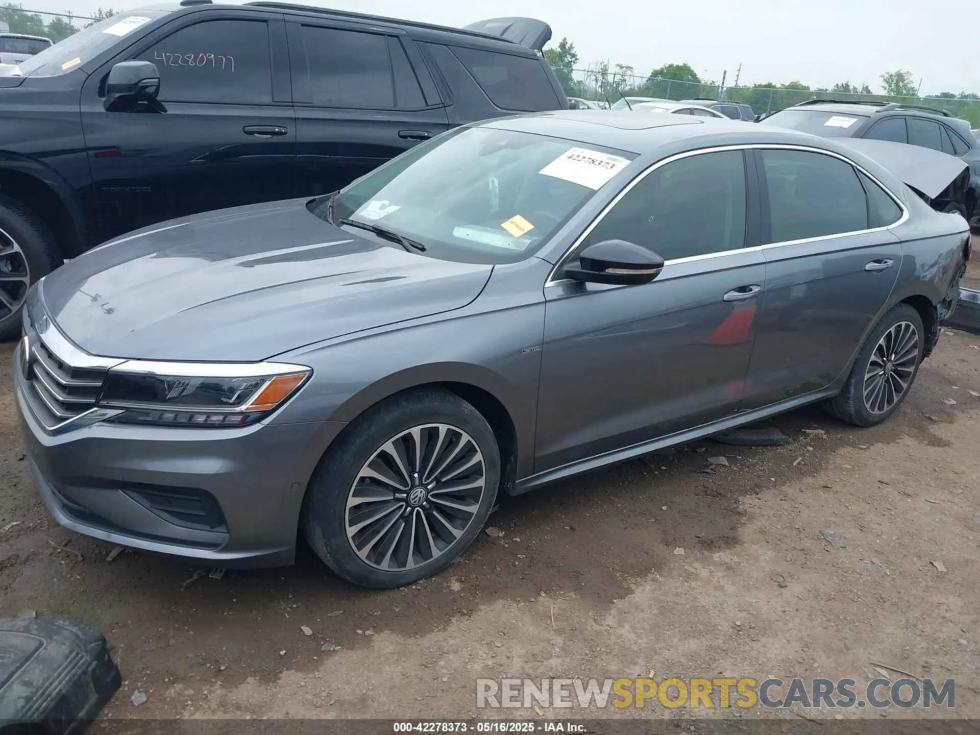 2 Photograph of a damaged car 1VWBA7A37NC009630 VOLKSWAGEN PASSAT 2022