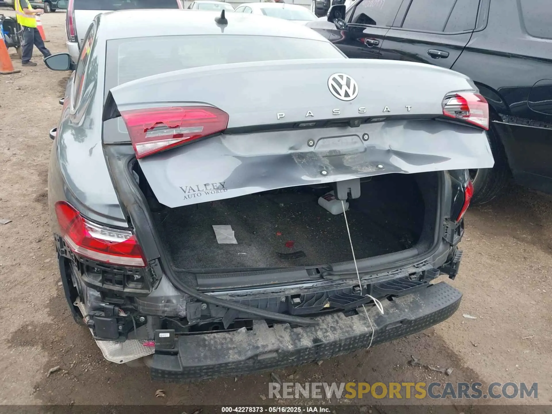 6 Photograph of a damaged car 1VWBA7A37NC009630 VOLKSWAGEN PASSAT 2022