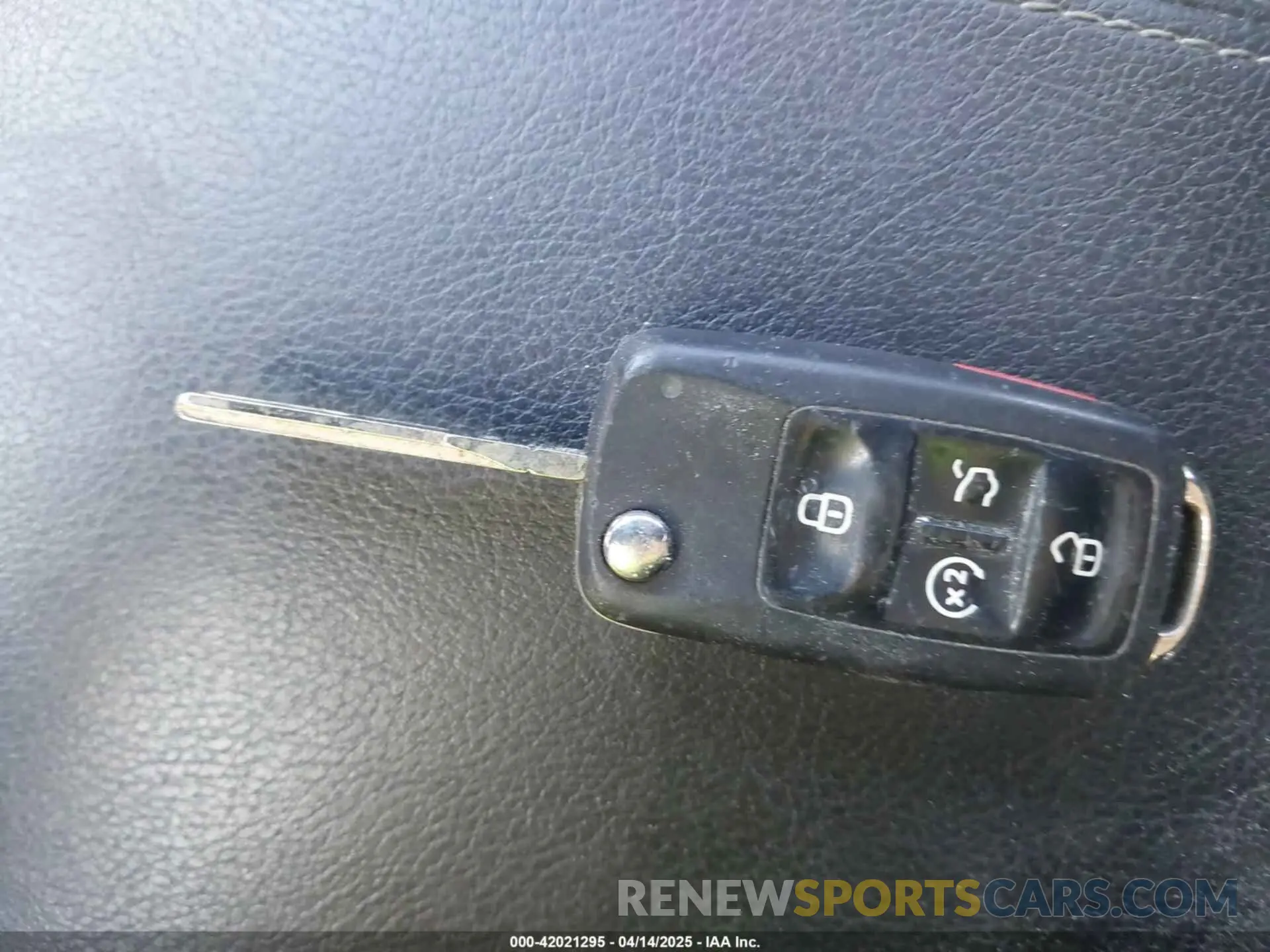 11 Photograph of a damaged car 1VWBA7A38NC008468 VOLKSWAGEN PASSAT 2022