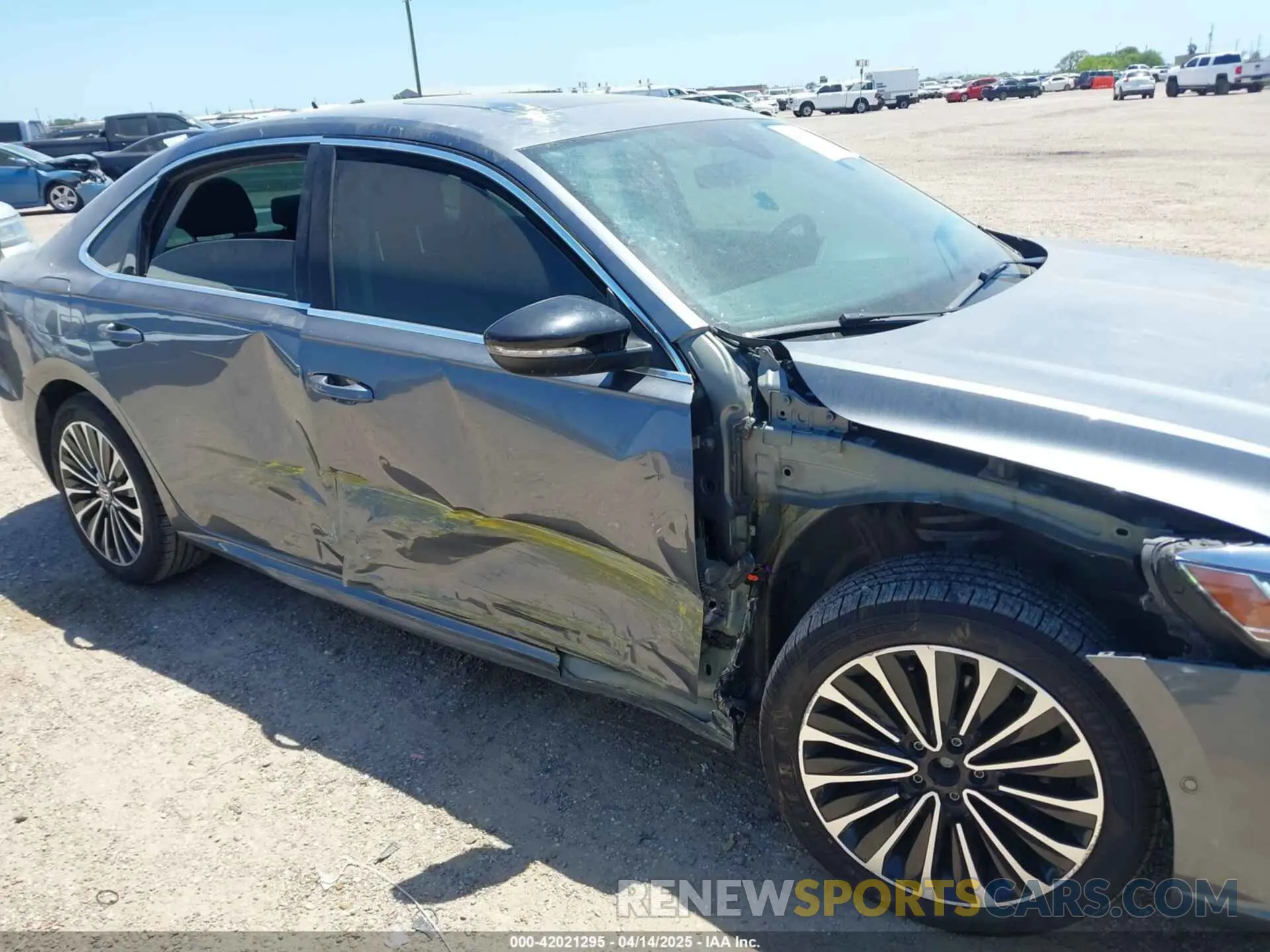 6 Photograph of a damaged car 1VWBA7A38NC008468 VOLKSWAGEN PASSAT 2022