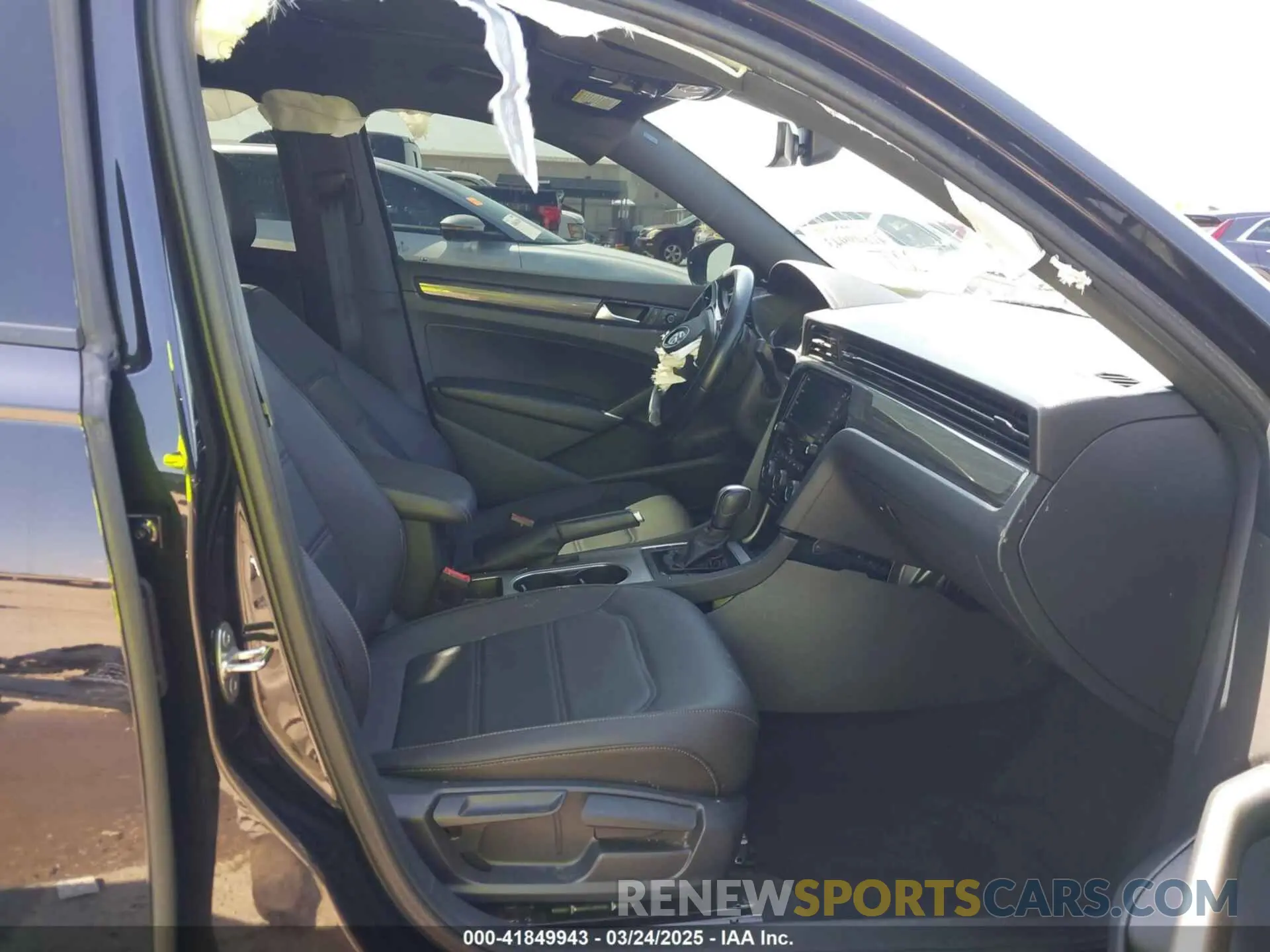 5 Photograph of a damaged car 1VWMA7A36NC007974 VOLKSWAGEN PASSAT 2022