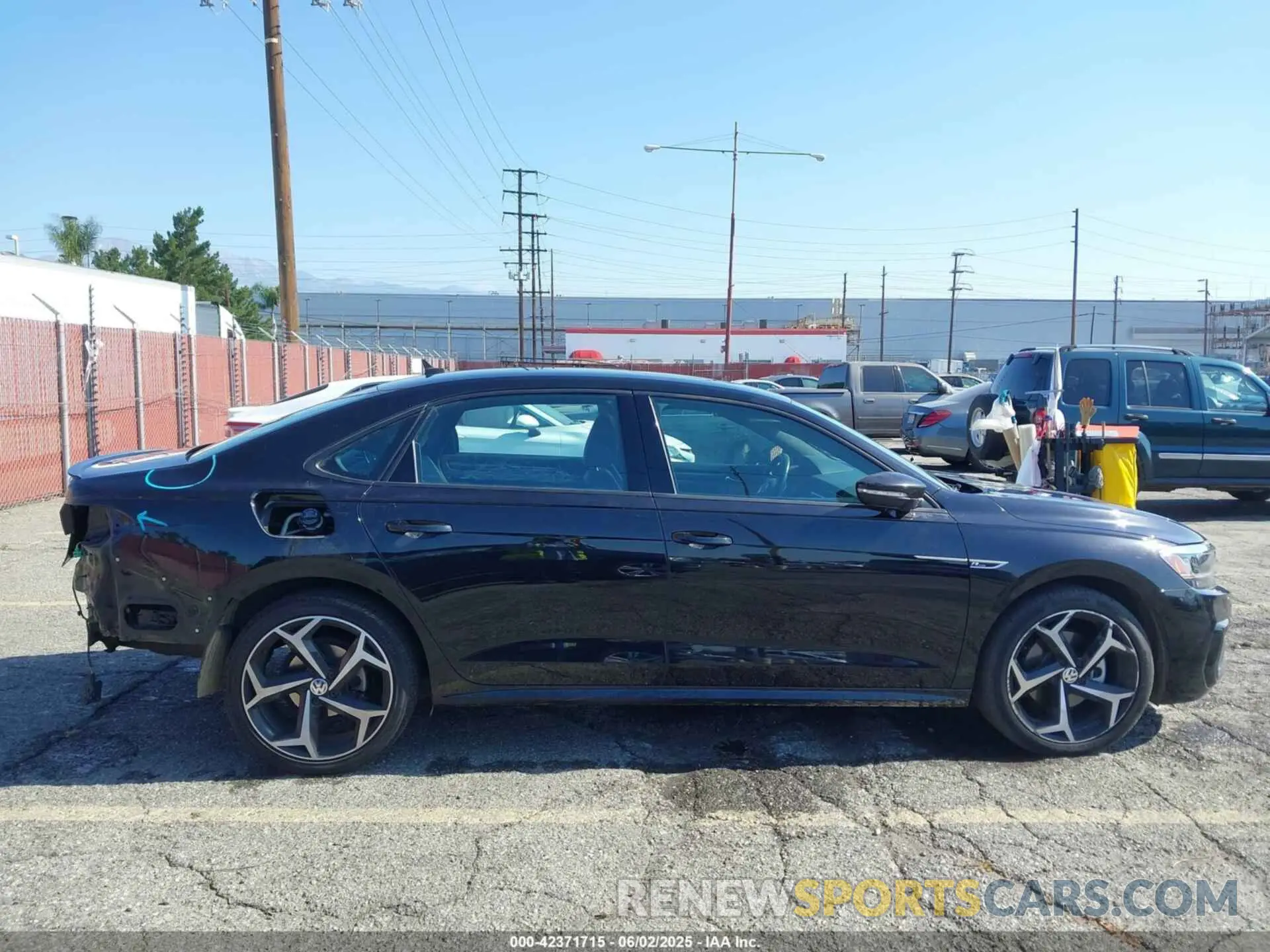 14 Photograph of a damaged car 1VWMA7A38NC003926 VOLKSWAGEN PASSAT 2022