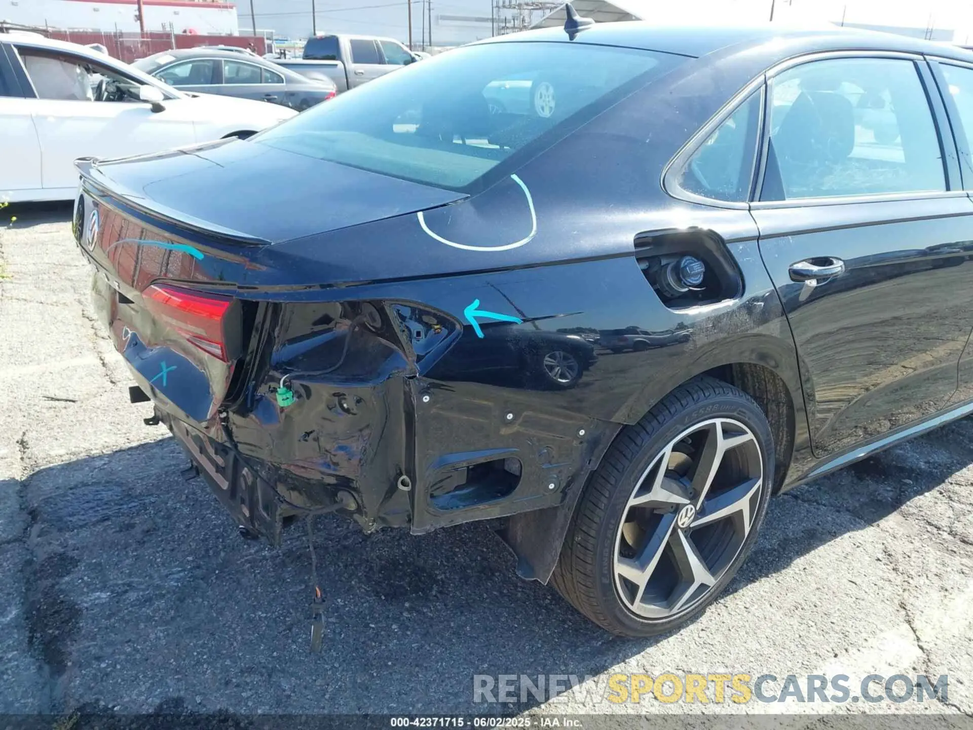 18 Photograph of a damaged car 1VWMA7A38NC003926 VOLKSWAGEN PASSAT 2022