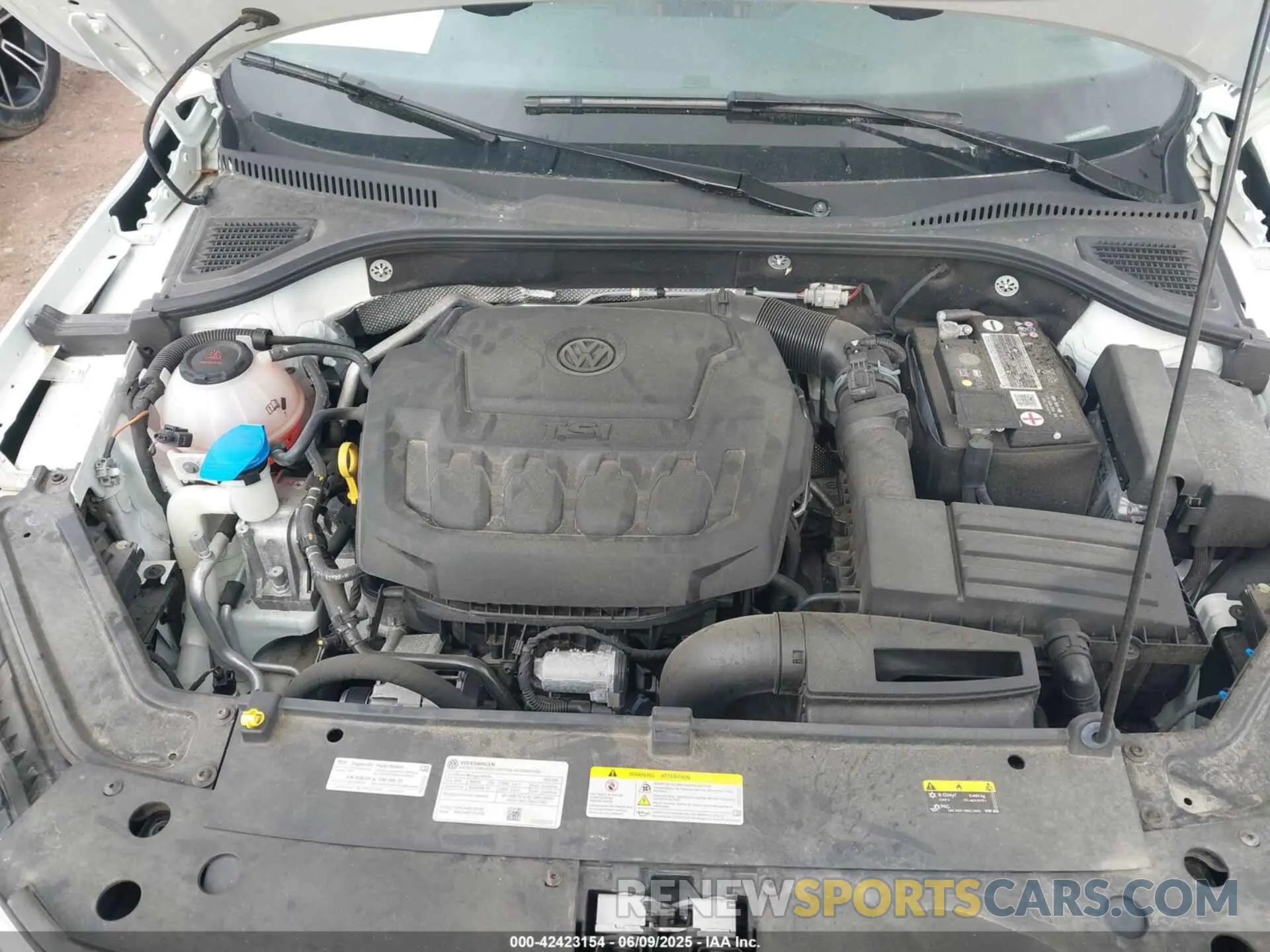 10 Photograph of a damaged car 1VWSA7A30NC008352 VOLKSWAGEN PASSAT 2022