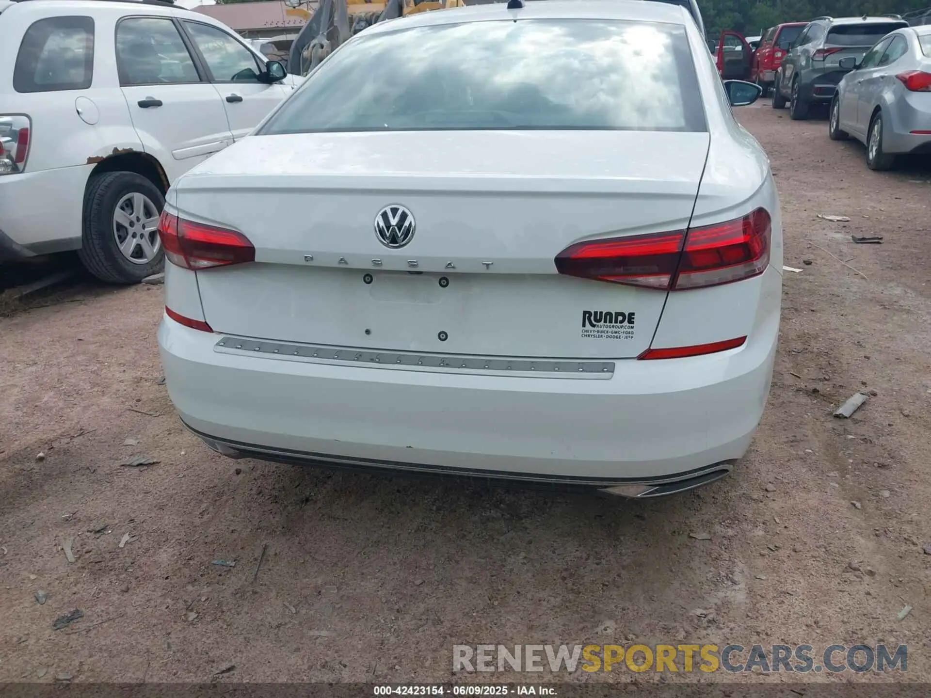 16 Photograph of a damaged car 1VWSA7A30NC008352 VOLKSWAGEN PASSAT 2022