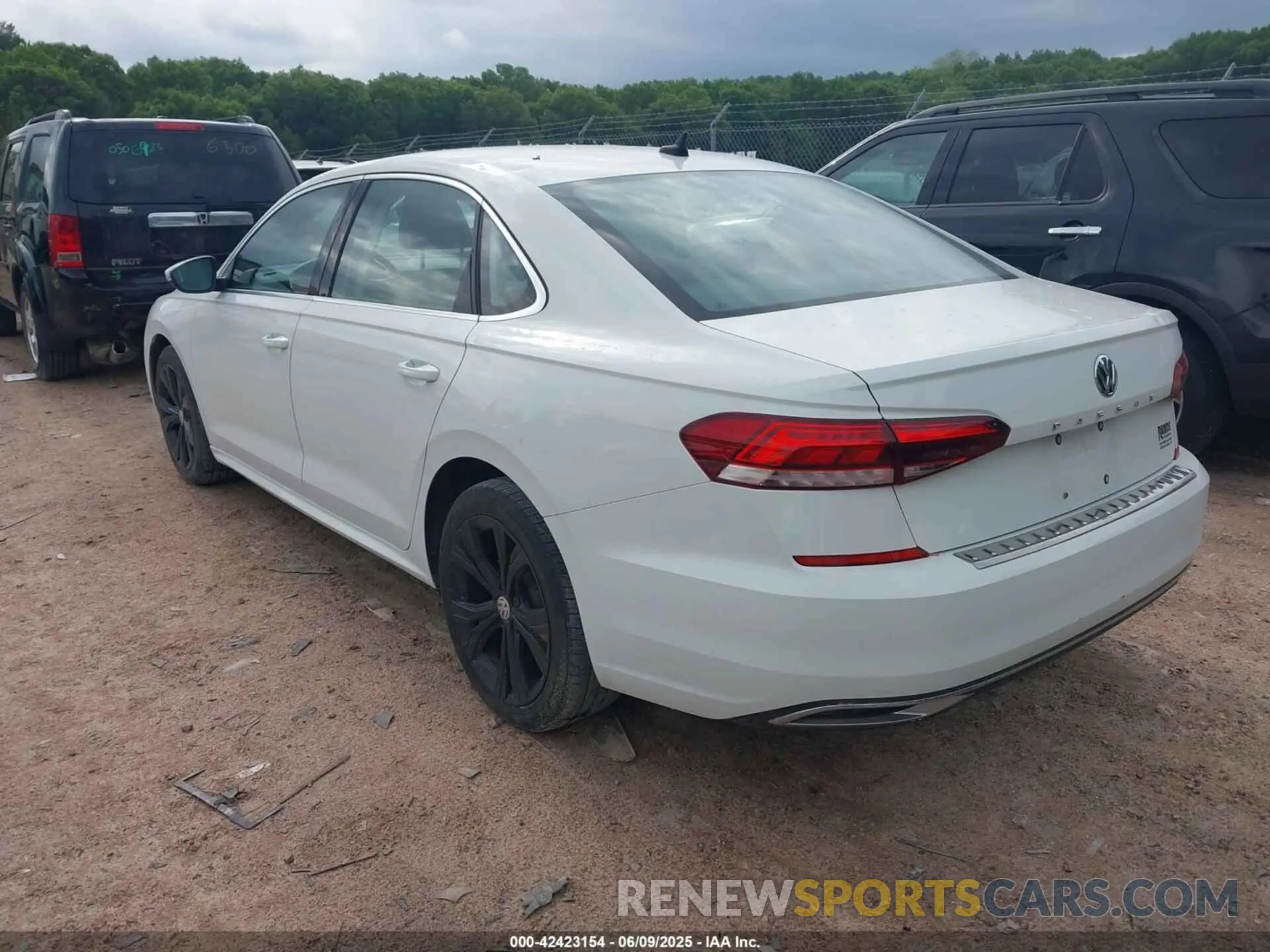3 Photograph of a damaged car 1VWSA7A30NC008352 VOLKSWAGEN PASSAT 2022