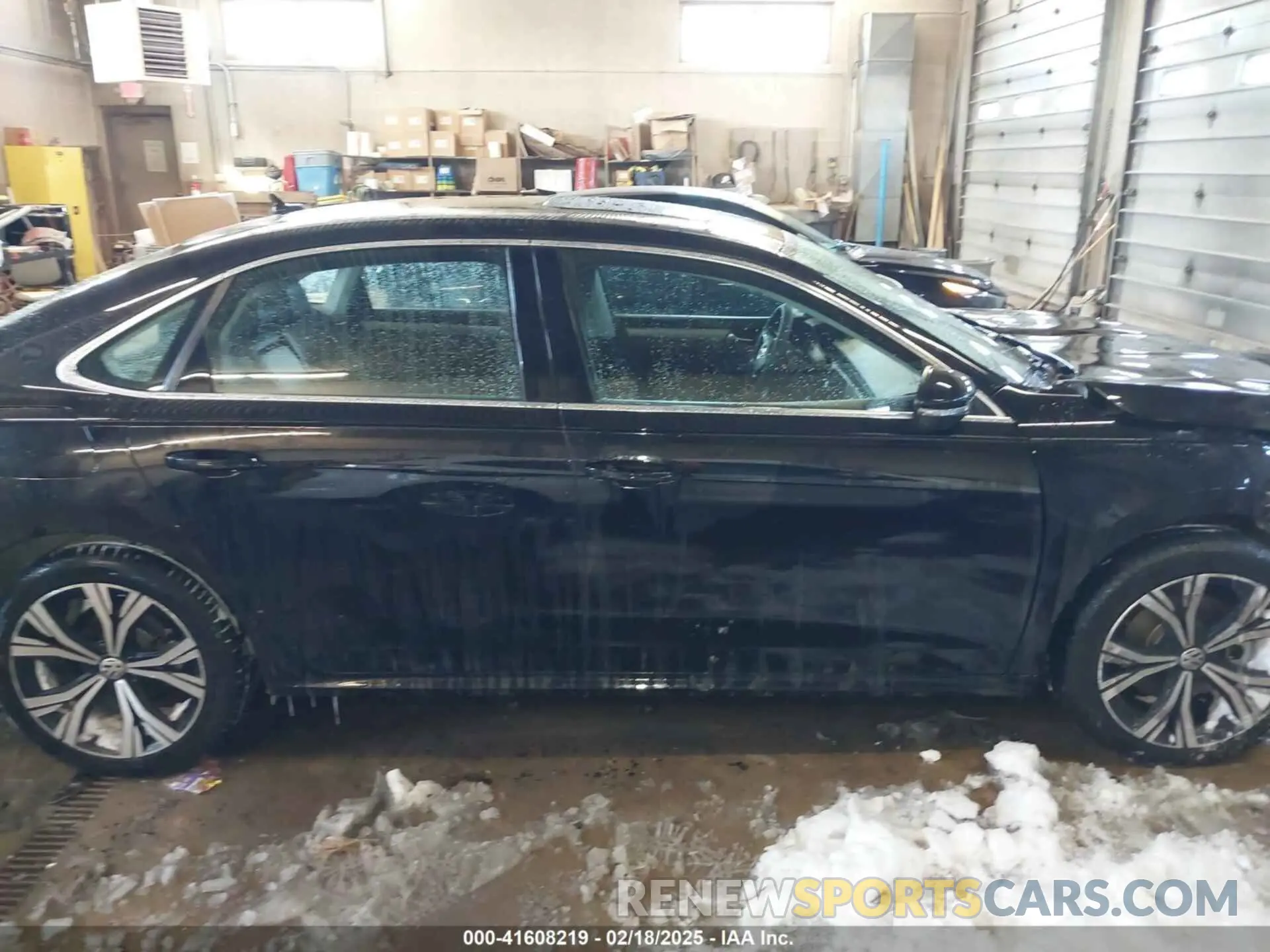 13 Photograph of a damaged car 1VWSA7A31NC003418 VOLKSWAGEN PASSAT 2022