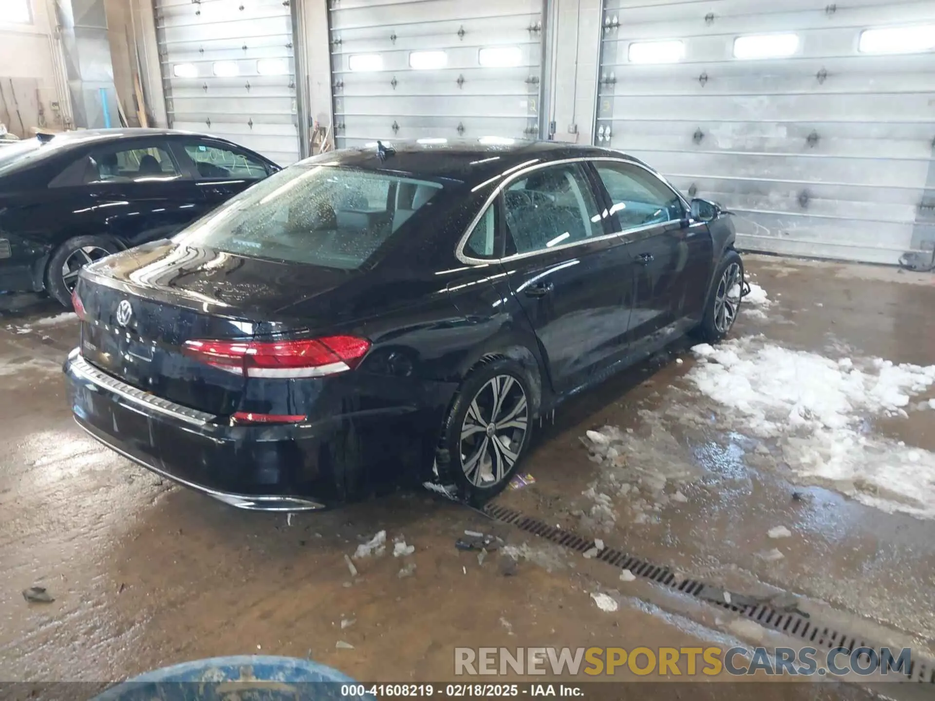 4 Photograph of a damaged car 1VWSA7A31NC003418 VOLKSWAGEN PASSAT 2022