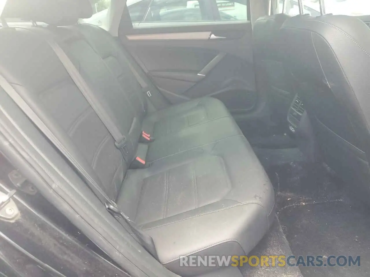 10 Photograph of a damaged car 1VWSA7A34NC002473 VOLKSWAGEN PASSAT 2022