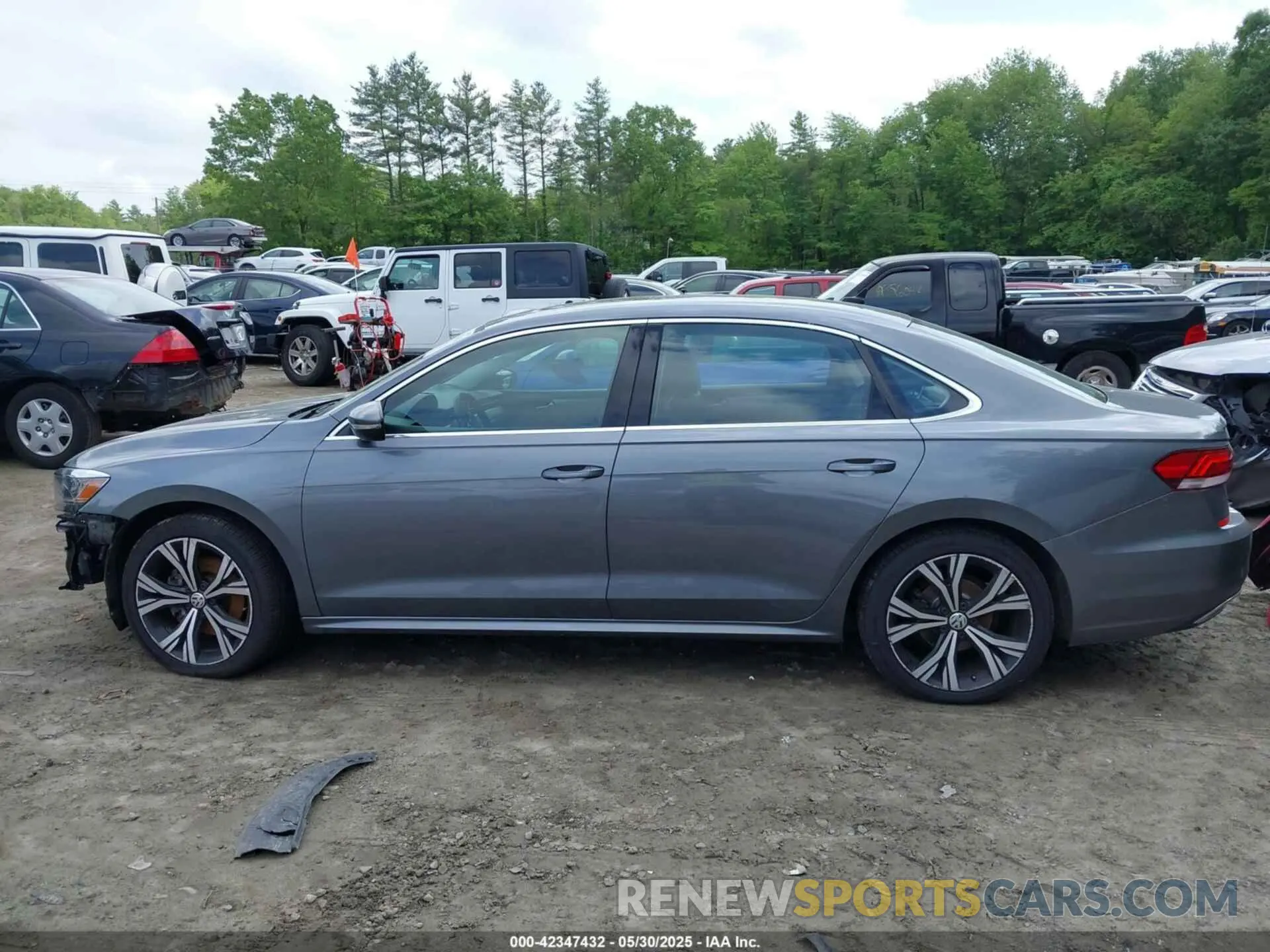 14 Photograph of a damaged car 1VWSA7A34NC005017 VOLKSWAGEN PASSAT 2022