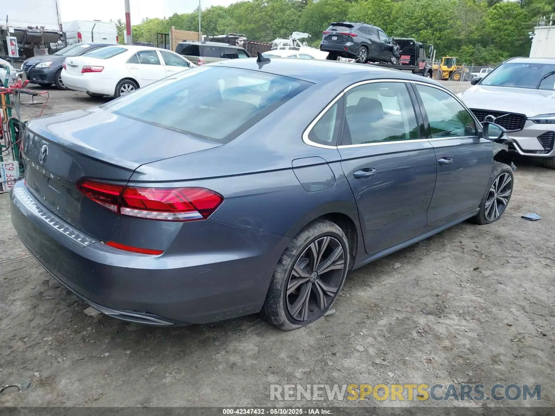 4 Photograph of a damaged car 1VWSA7A34NC005017 VOLKSWAGEN PASSAT 2022