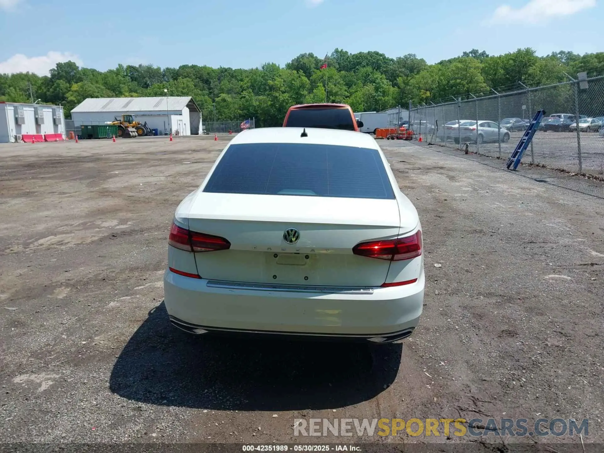 17 Photograph of a damaged car 1VWSA7A36NC001874 VOLKSWAGEN PASSAT 2022
