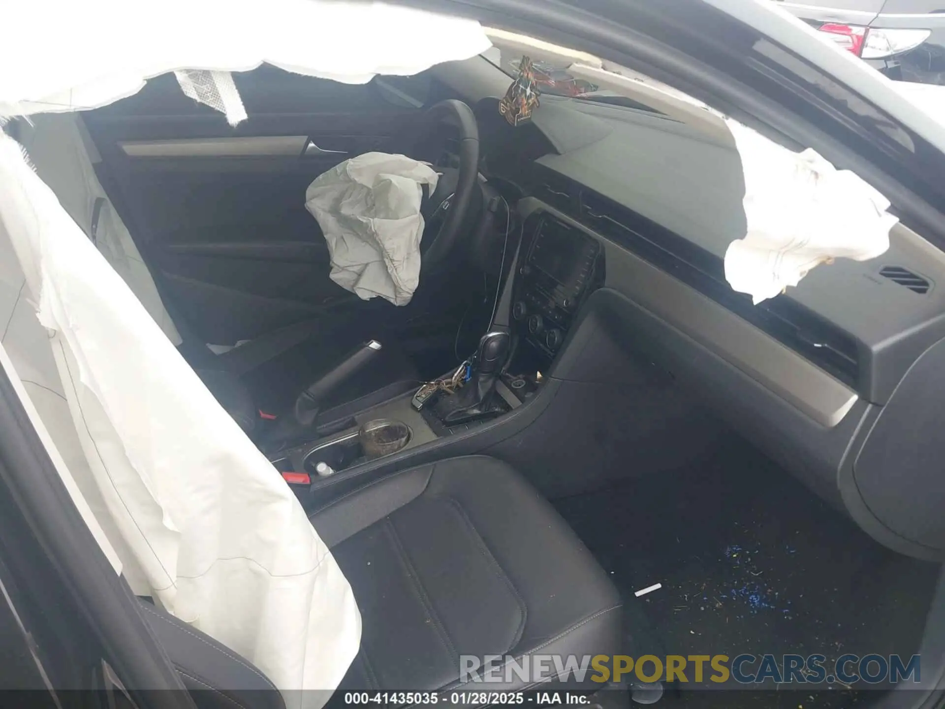 5 Photograph of a damaged car 1VWSA7A36NC009134 VOLKSWAGEN PASSAT 2022
