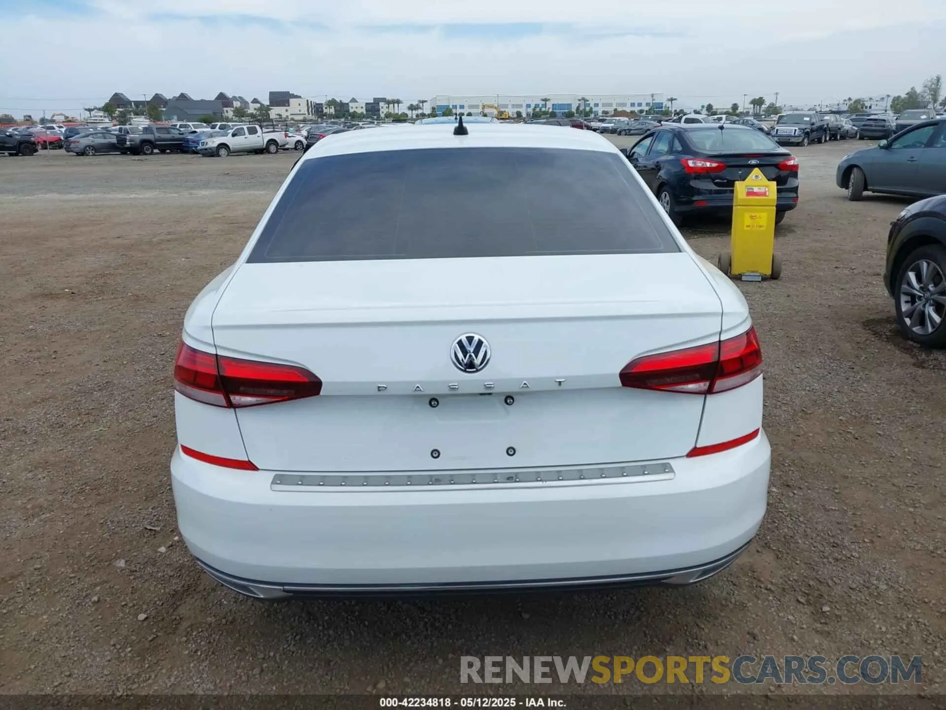 16 Photograph of a damaged car 1VWSA7A37NC005397 VOLKSWAGEN PASSAT 2022