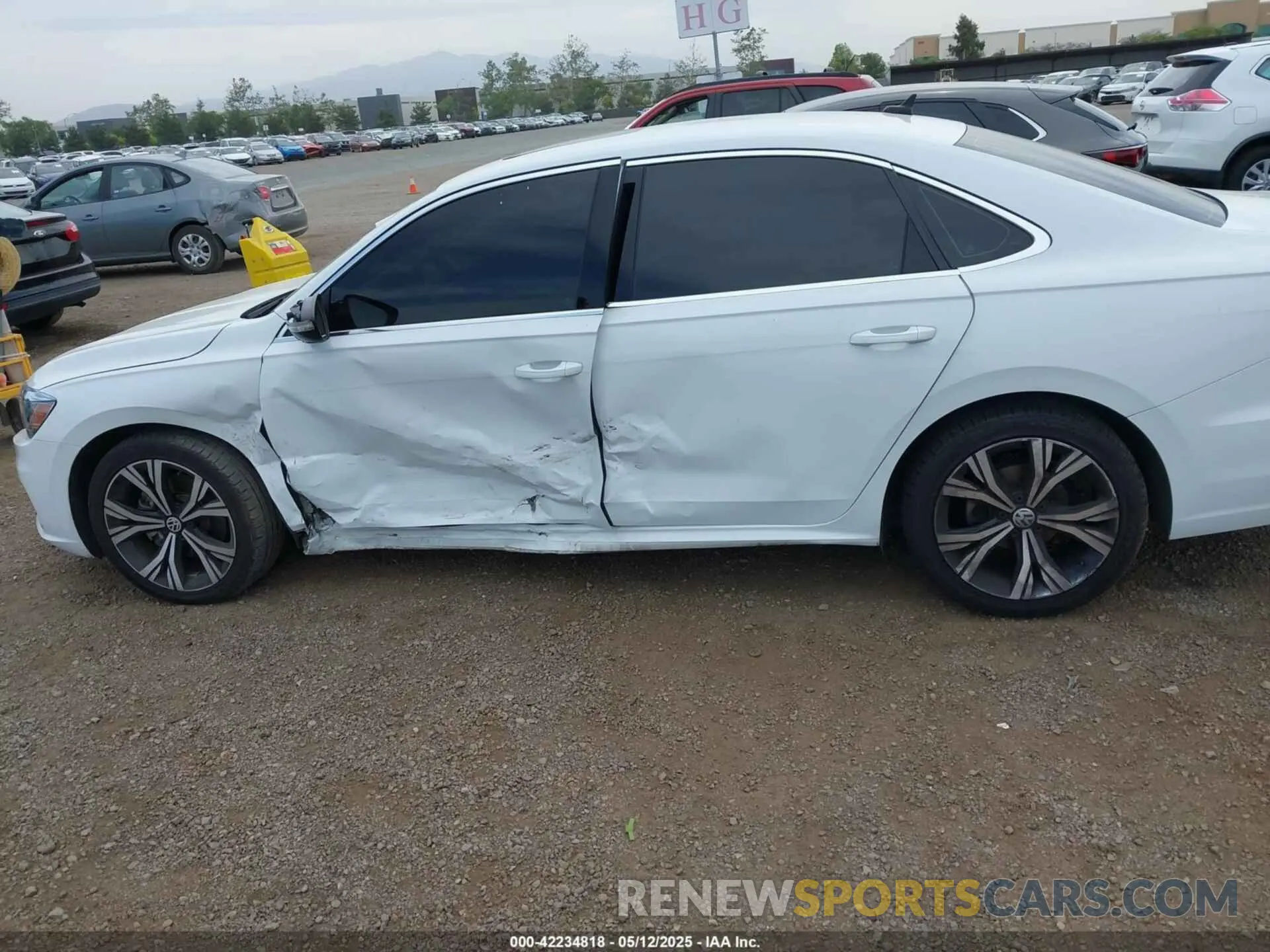 6 Photograph of a damaged car 1VWSA7A37NC005397 VOLKSWAGEN PASSAT 2022