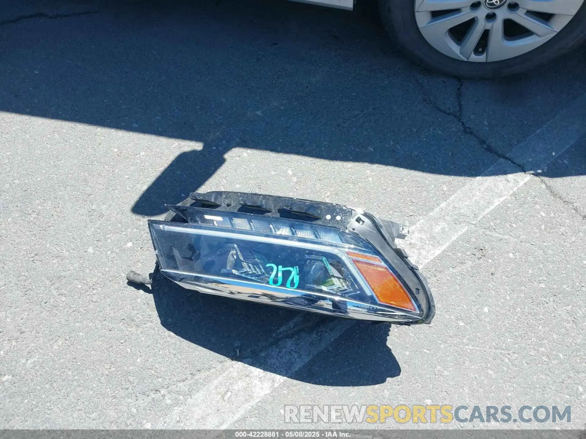 21 Photograph of a damaged car 1VWSA7A37NC007103 VOLKSWAGEN PASSAT 2022
