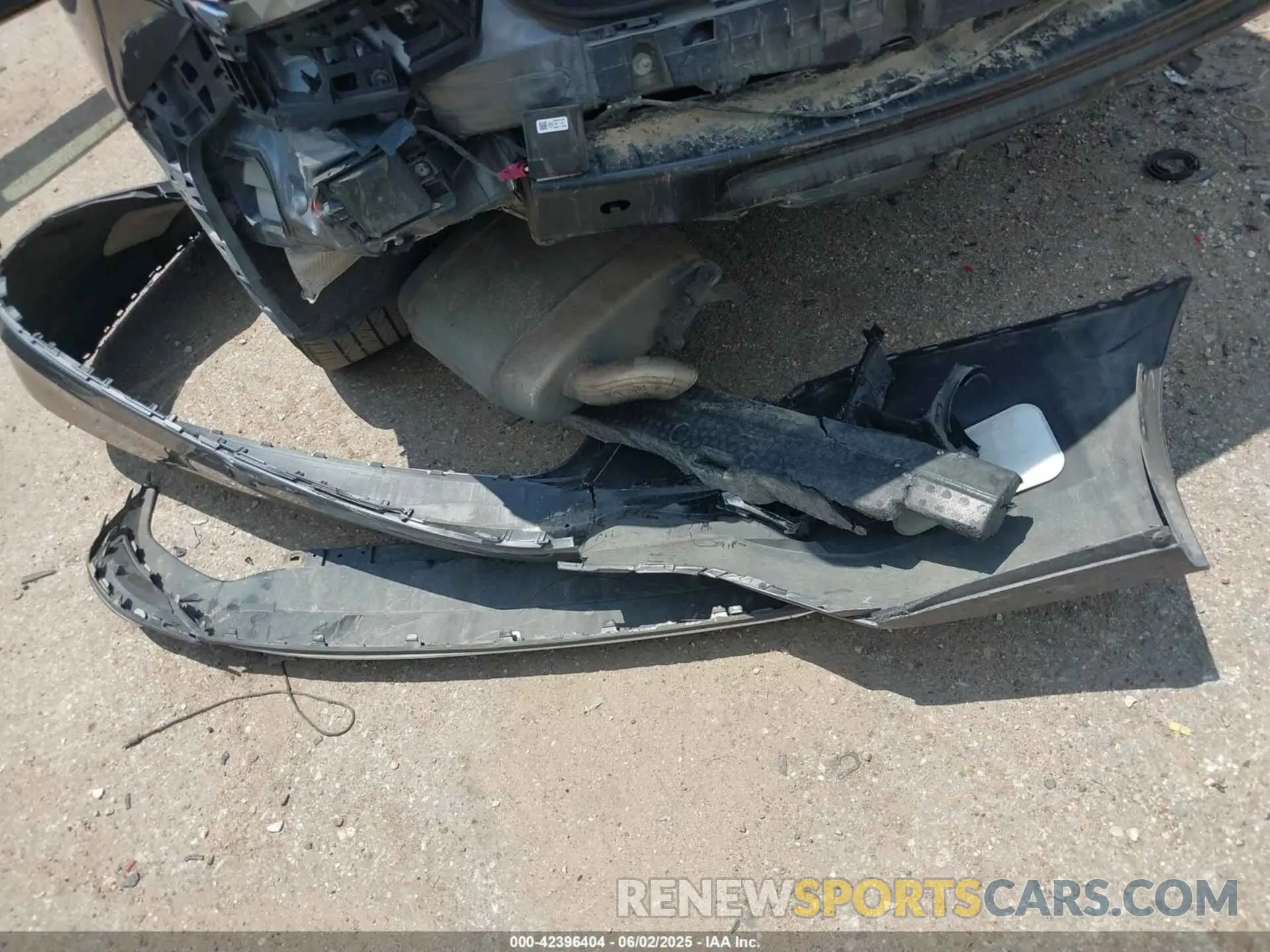 12 Photograph of a damaged car 1VWSA7A38NC009376 VOLKSWAGEN PASSAT 2022