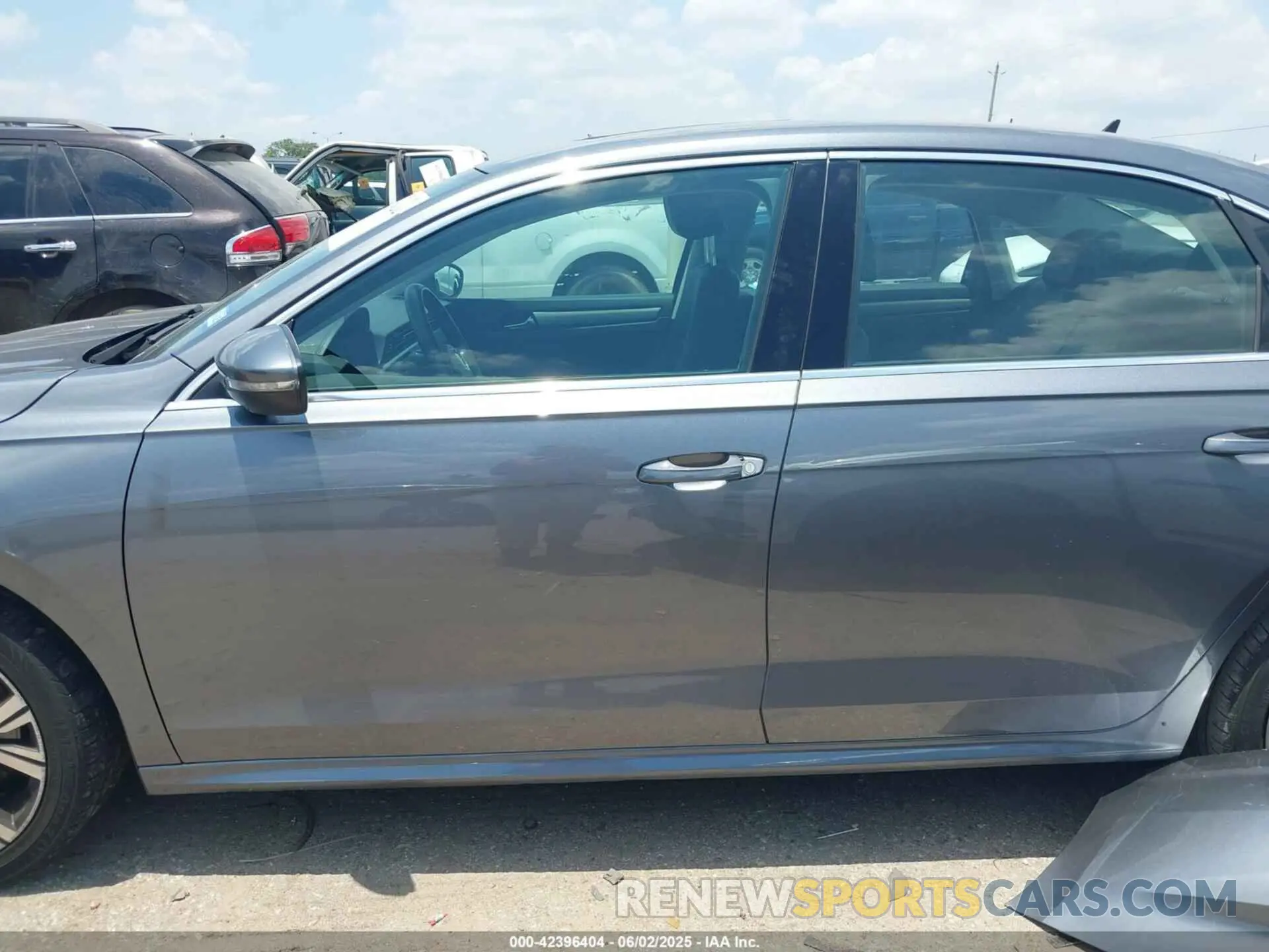 15 Photograph of a damaged car 1VWSA7A38NC009376 VOLKSWAGEN PASSAT 2022