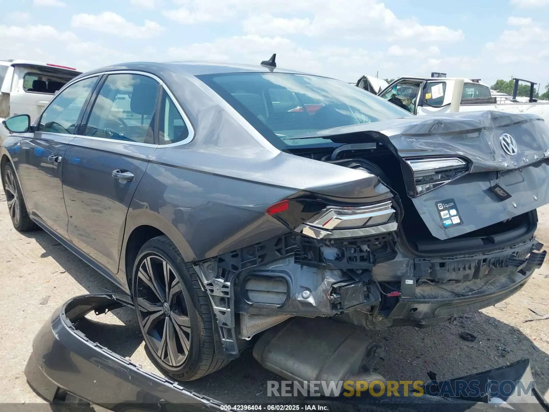 3 Photograph of a damaged car 1VWSA7A38NC009376 VOLKSWAGEN PASSAT 2022
