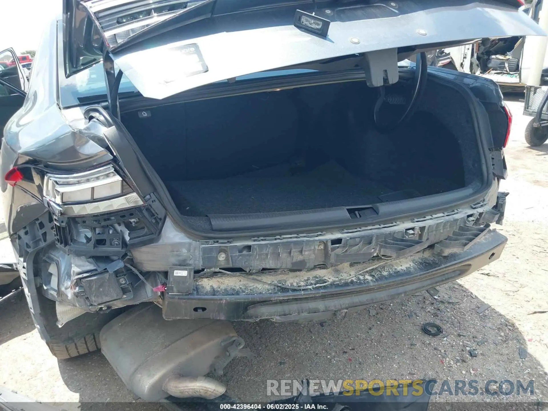6 Photograph of a damaged car 1VWSA7A38NC009376 VOLKSWAGEN PASSAT 2022