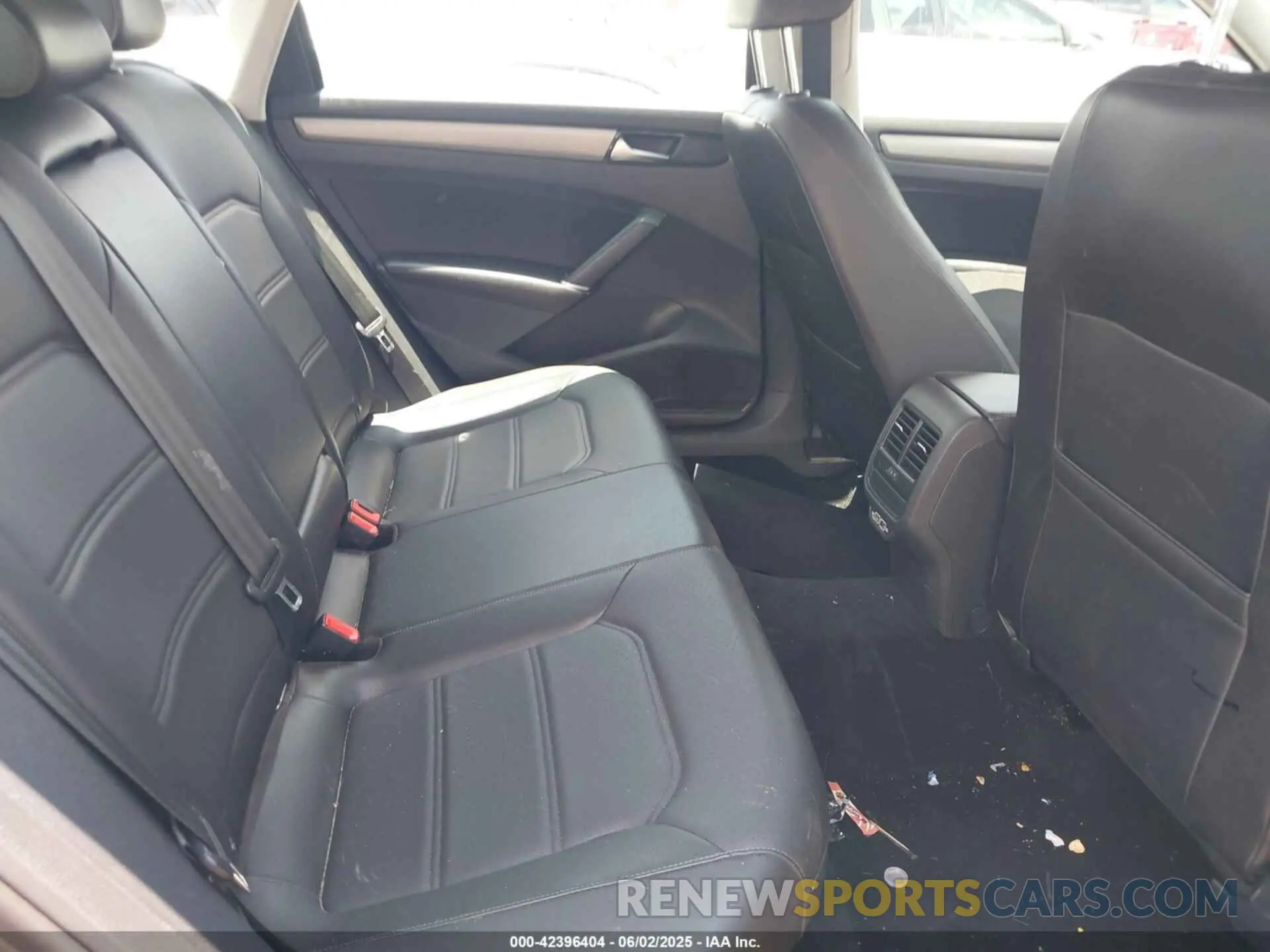 8 Photograph of a damaged car 1VWSA7A38NC009376 VOLKSWAGEN PASSAT 2022