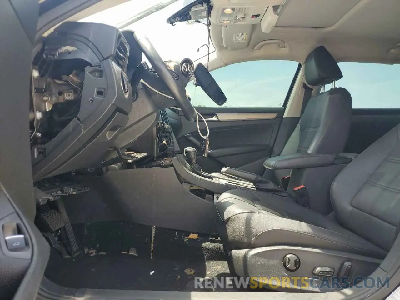 7 Photograph of a damaged car 1VWSA7A39NC004123 VOLKSWAGEN PASSAT 2022