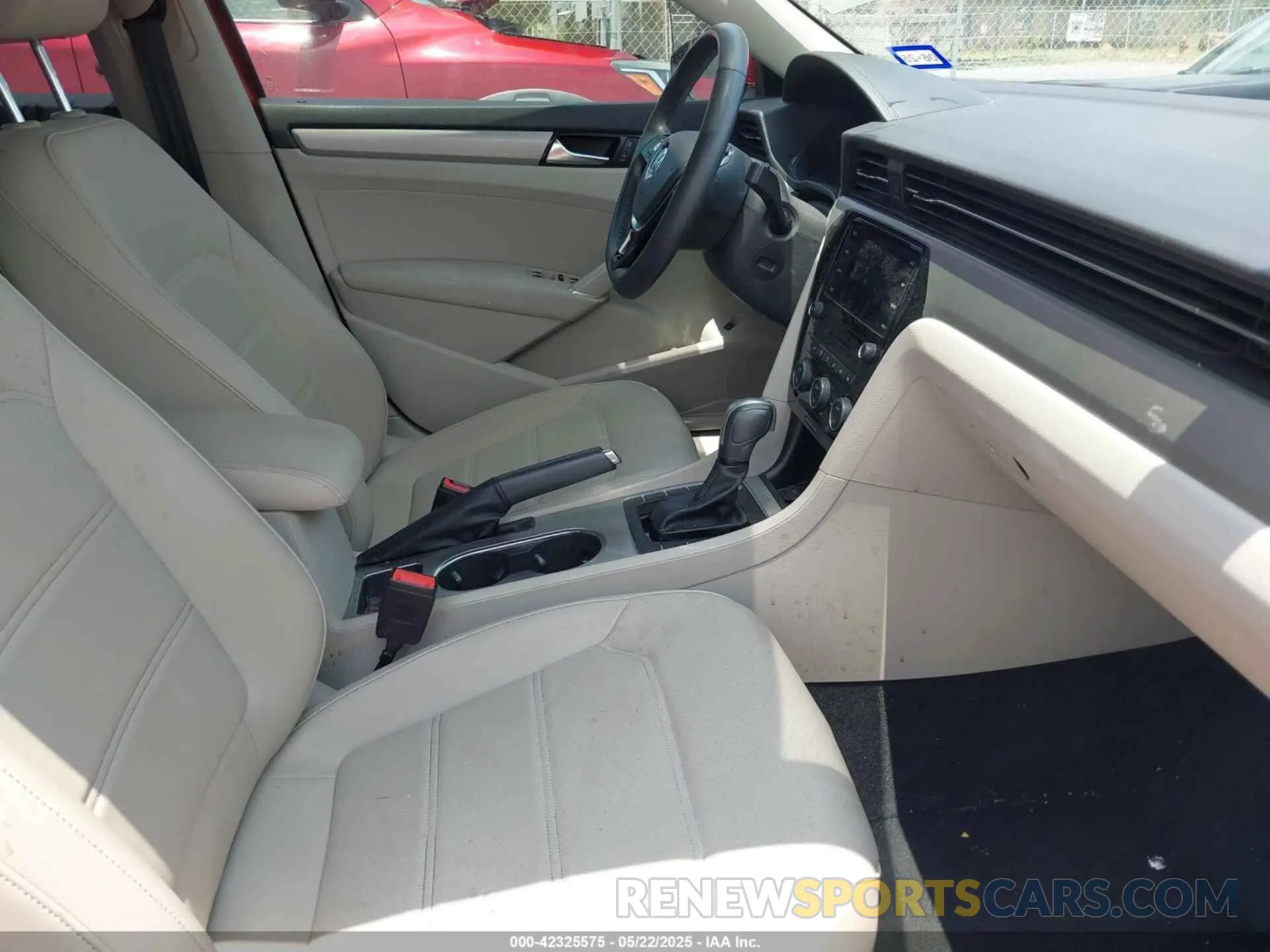 5 Photograph of a damaged car 1VWSA7A3XNC002431 VOLKSWAGEN PASSAT 2022