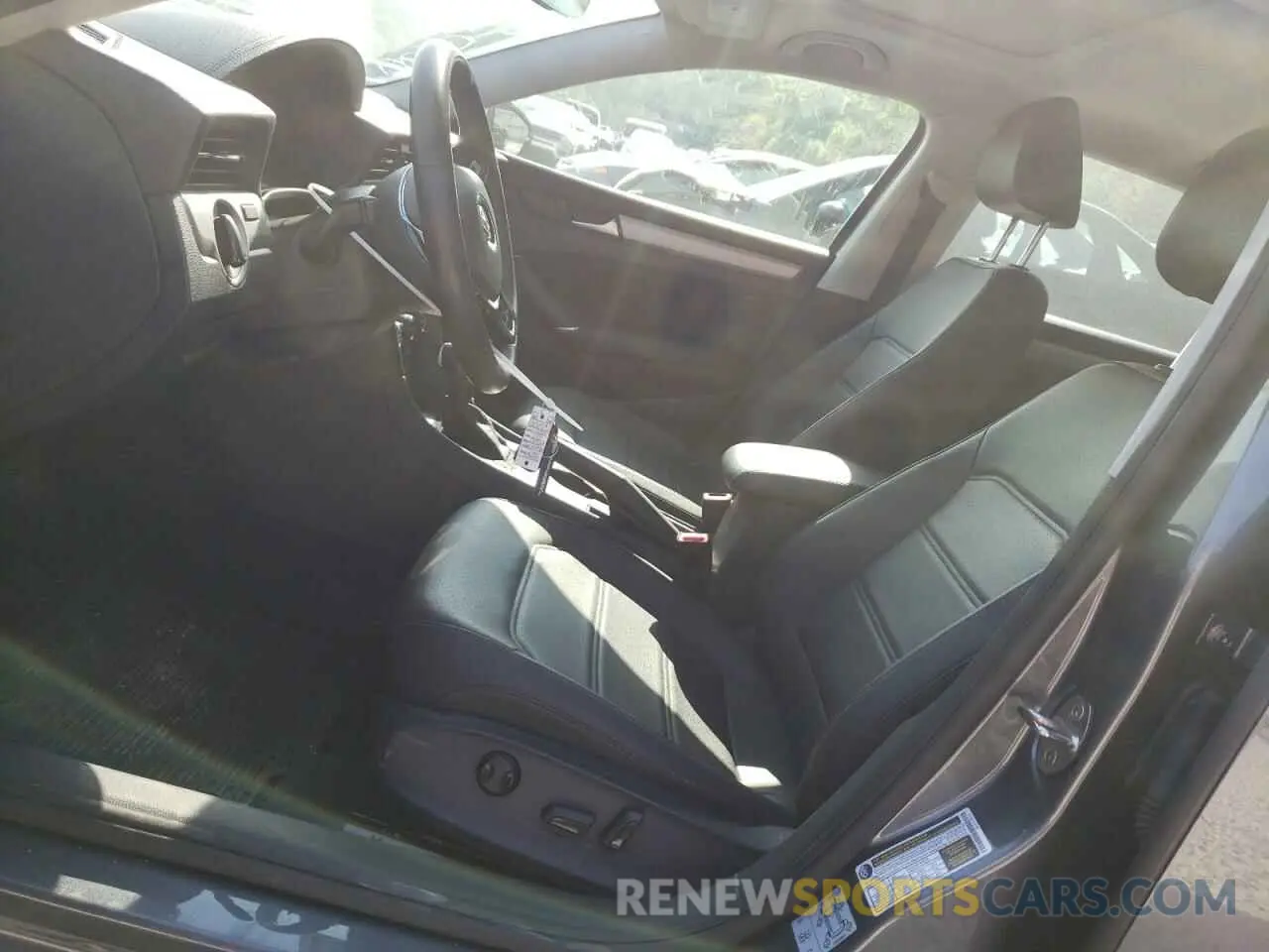 7 Photograph of a damaged car 1VWSA7A3XNC003403 VOLKSWAGEN PASSAT 2022