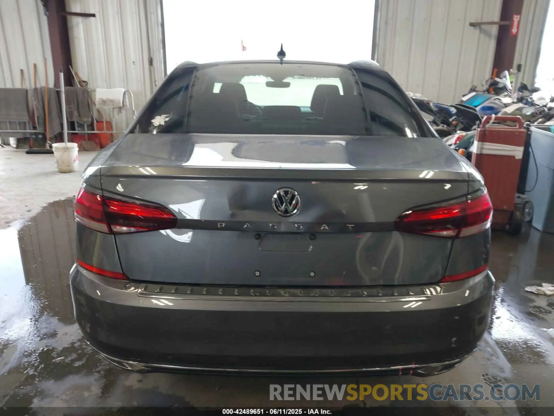 16 Photograph of a damaged car 1VWSA7A3XNC003854 VOLKSWAGEN PASSAT 2022