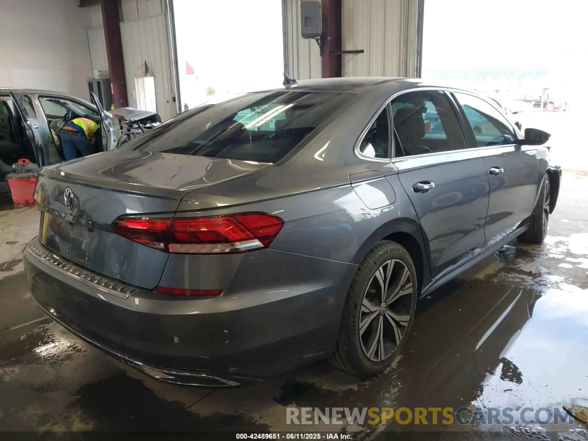 4 Photograph of a damaged car 1VWSA7A3XNC003854 VOLKSWAGEN PASSAT 2022