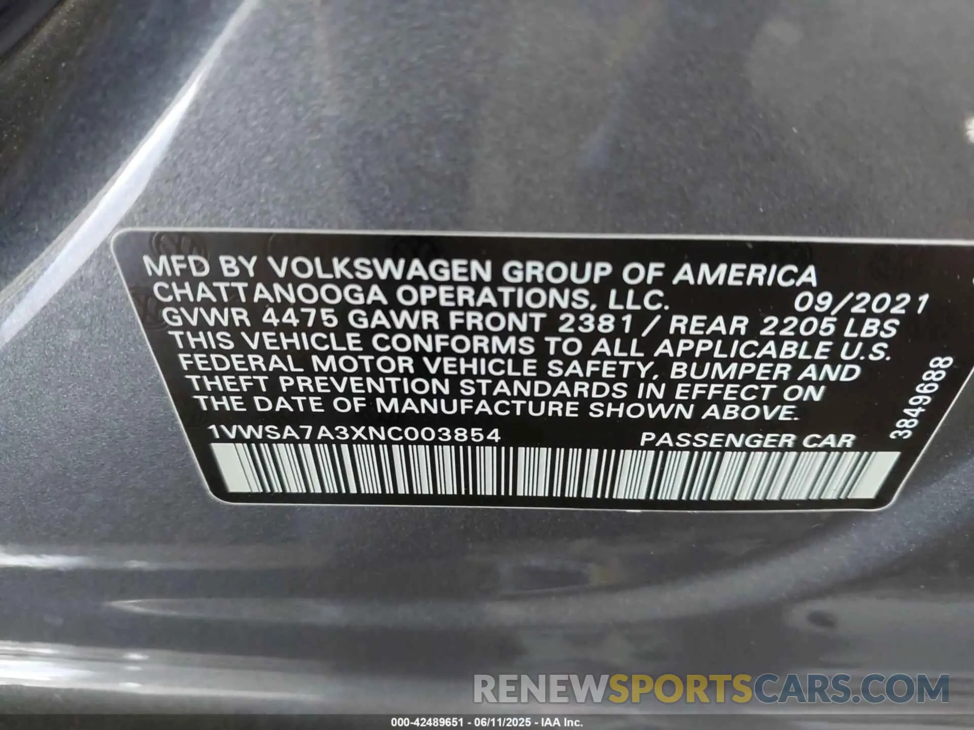 9 Photograph of a damaged car 1VWSA7A3XNC003854 VOLKSWAGEN PASSAT 2022