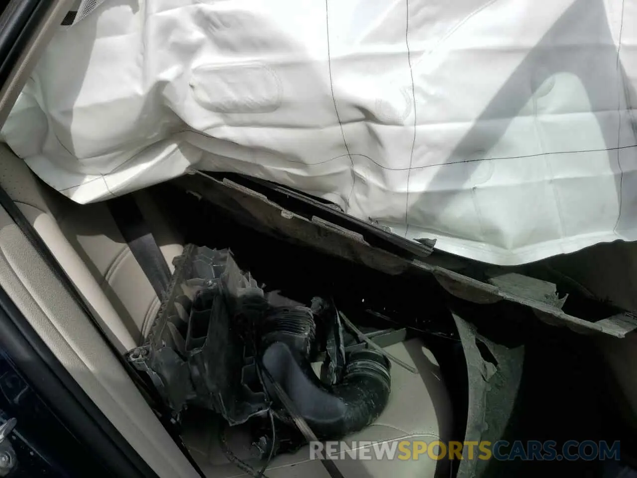 11 Photograph of a damaged car 1VWSA7A3XNC007662 VOLKSWAGEN PASSAT 2022