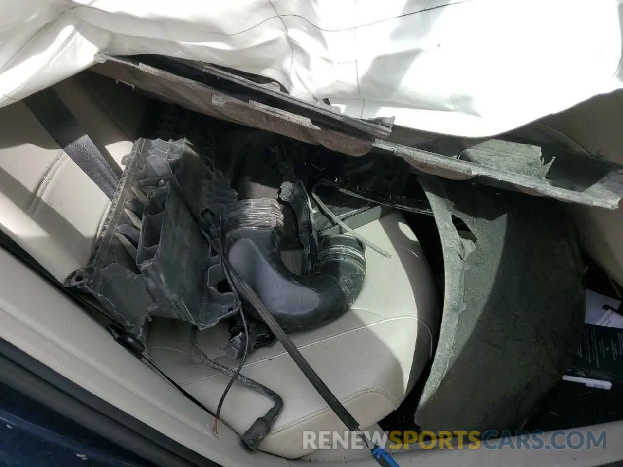 13 Photograph of a damaged car 1VWSA7A3XNC007662 VOLKSWAGEN PASSAT 2022