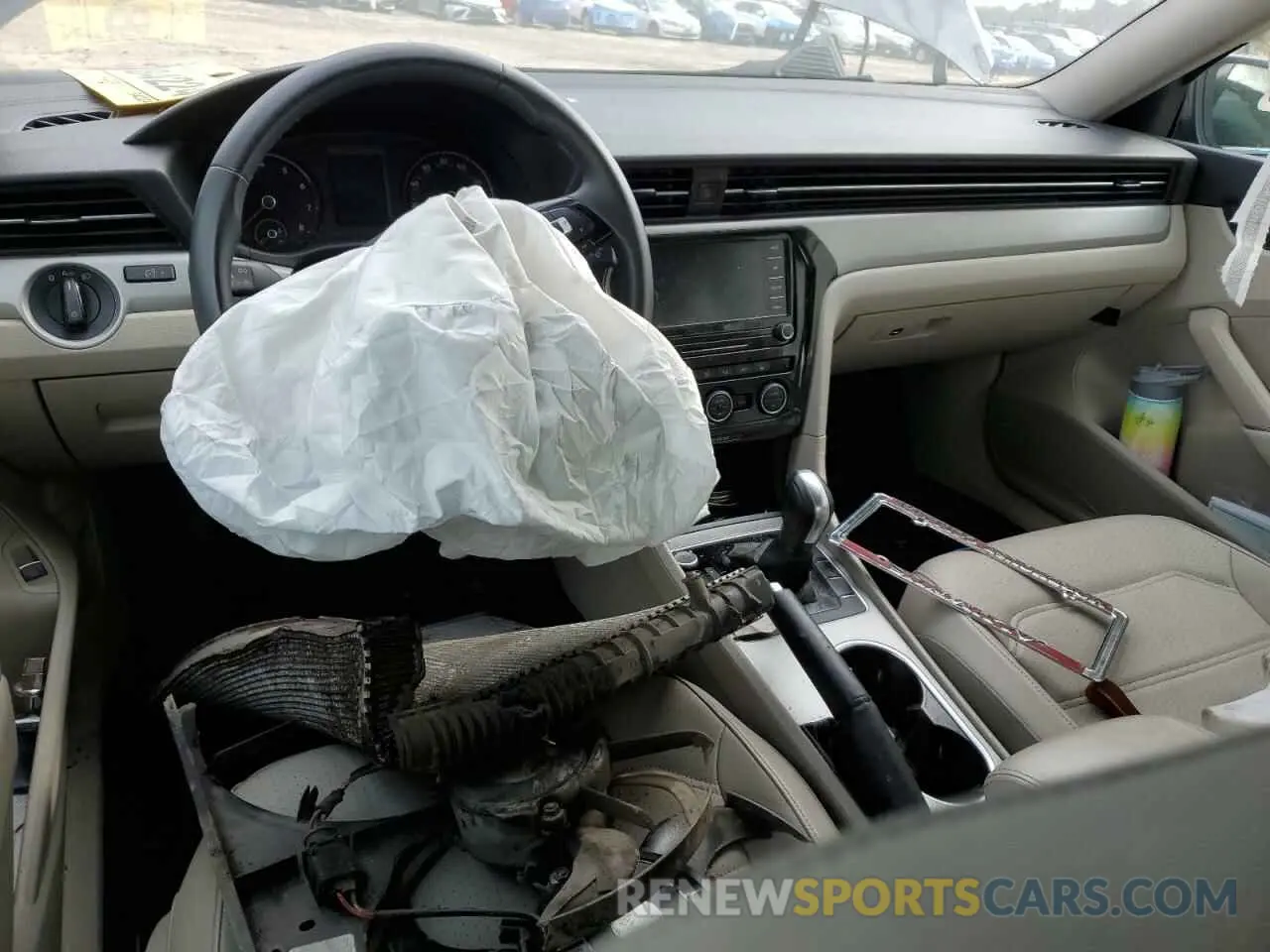 8 Photograph of a damaged car 1VWSA7A3XNC007662 VOLKSWAGEN PASSAT 2022