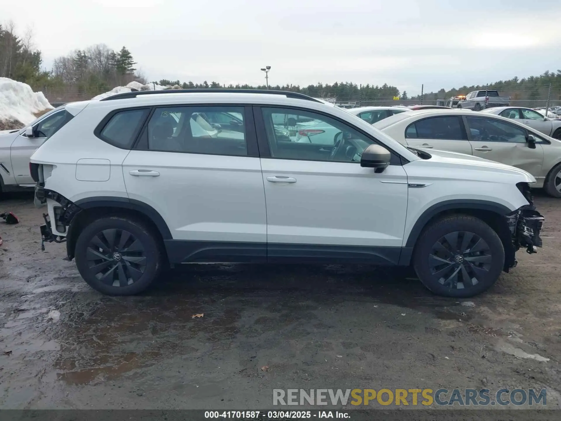 14 Photograph of a damaged car 3VVAX7B21NM043209 VOLKSWAGEN TAOS 2022