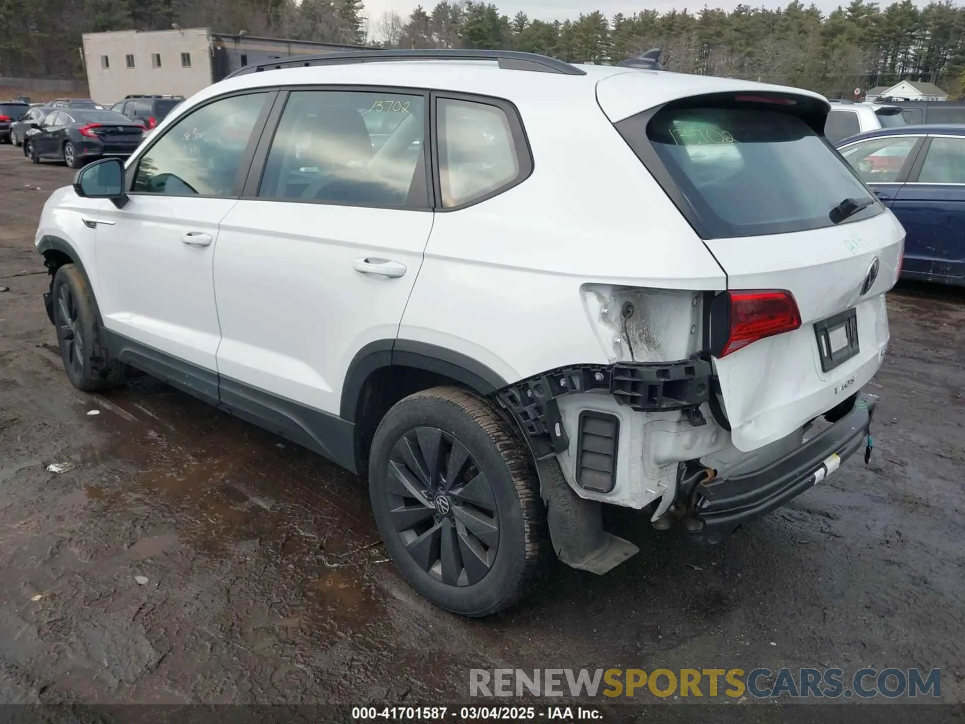 3 Photograph of a damaged car 3VVAX7B21NM043209 VOLKSWAGEN TAOS 2022